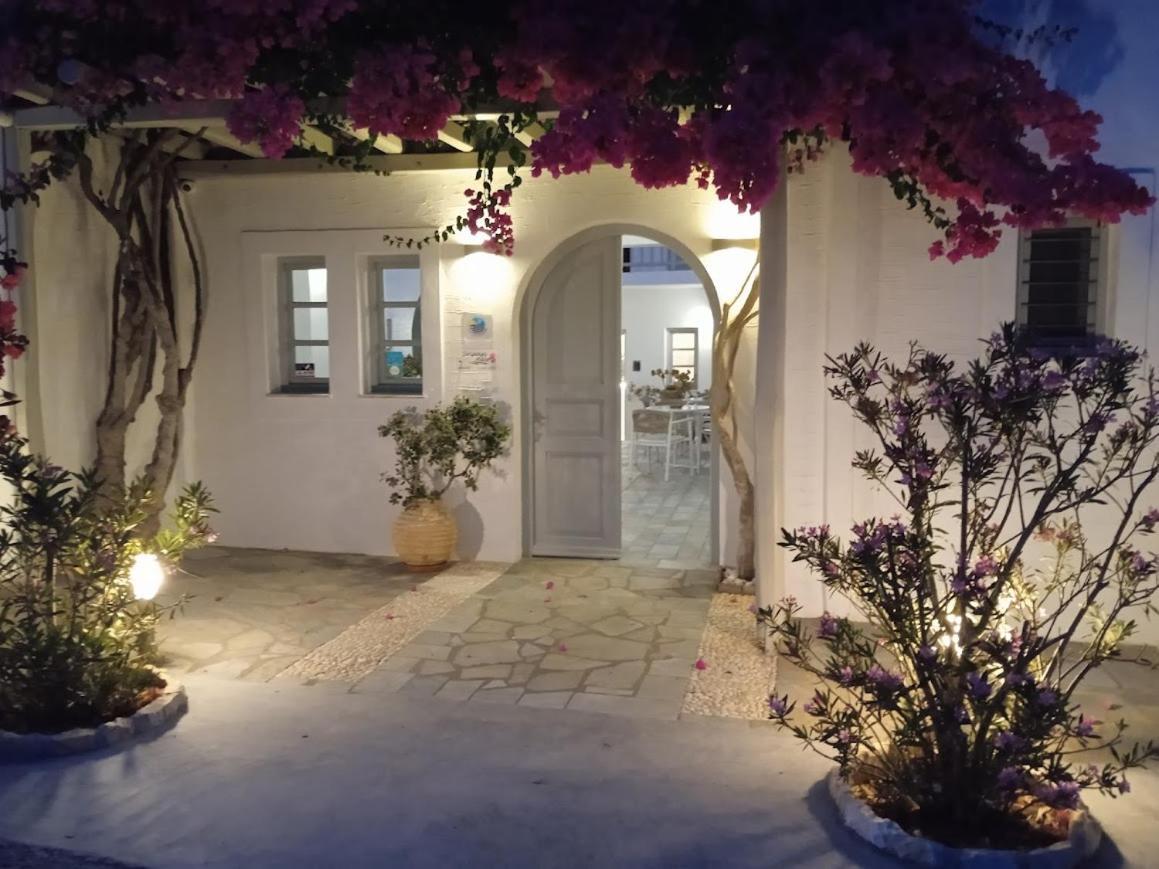 Despina's Mare Naousa (Paros)