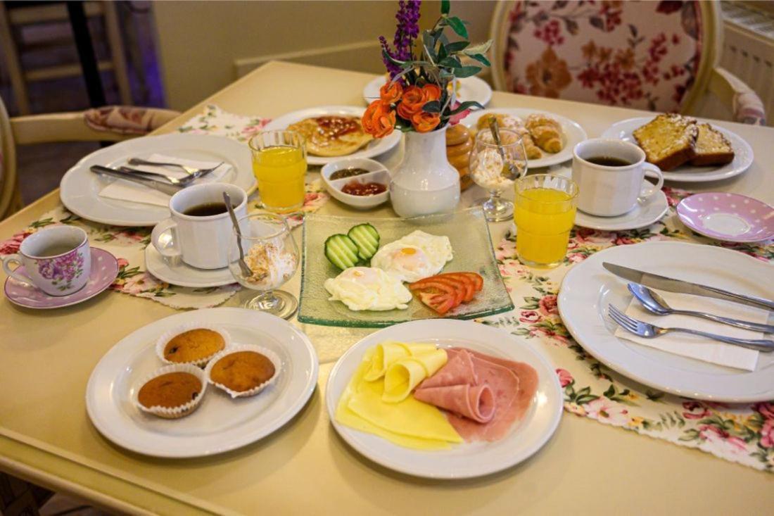 Parthenon Art Hotel 3*
