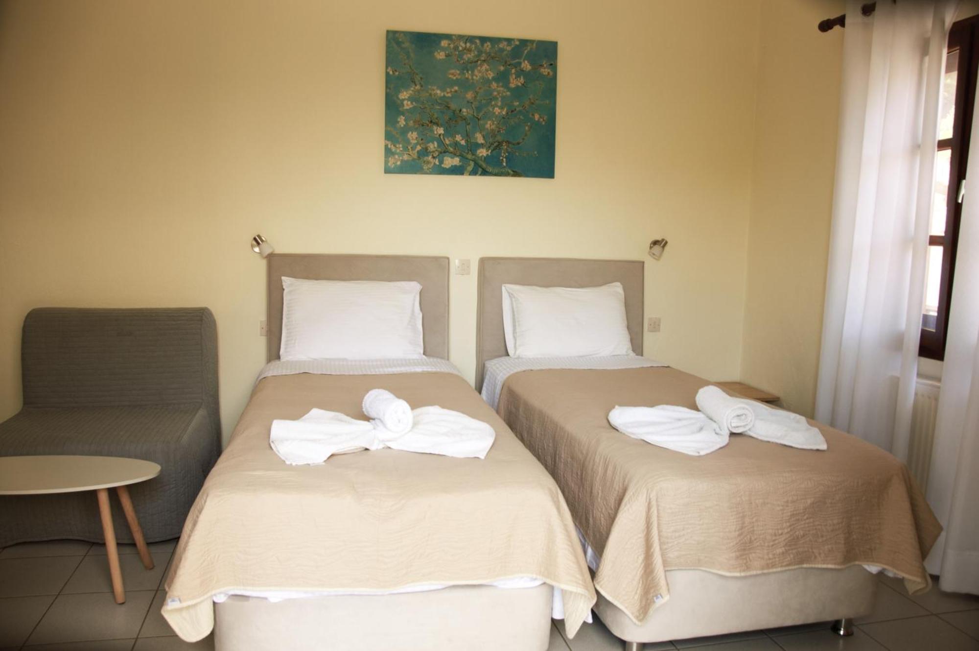 Nikos Apartment *