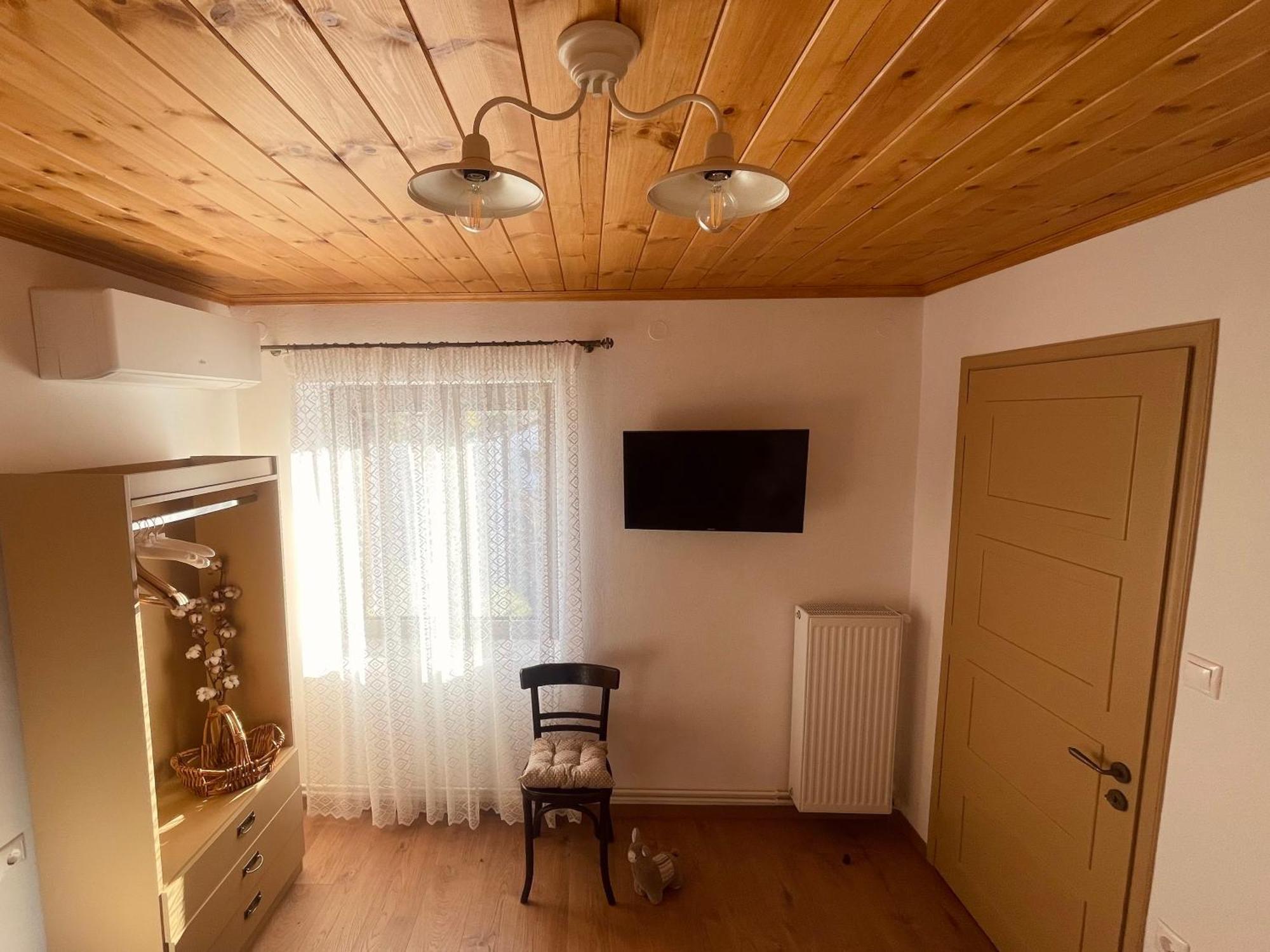 Apartment Casa Delicosta- 2 Flat With Garden, 15 Min From