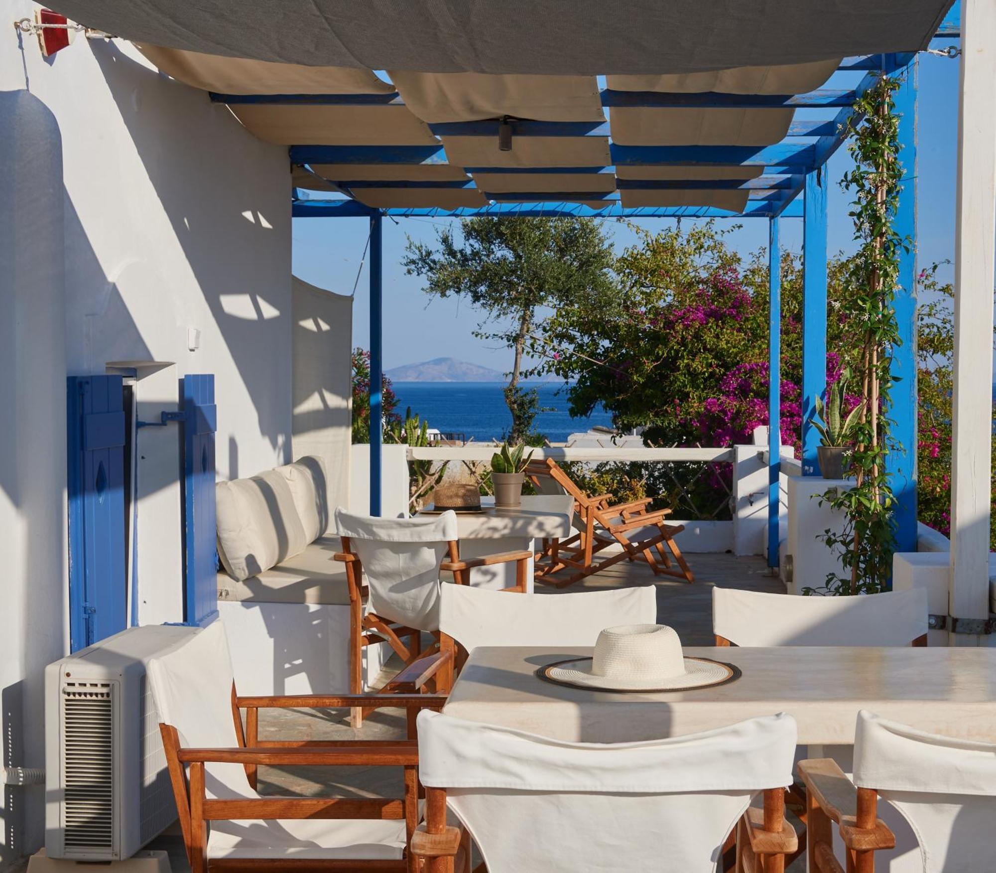 Cleopatra Seaside Homes, Logaras, Paros * Piso Livadi