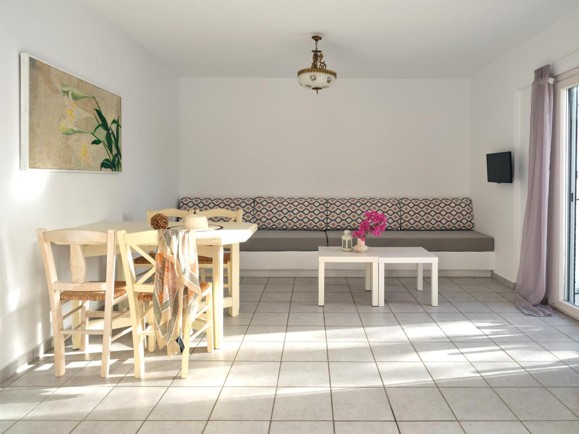 Cleopatra Seaside Homes, Logaras, Paros