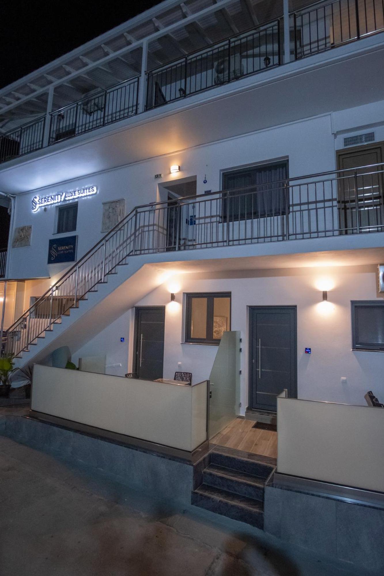 Serenity Luxe Aparthotel