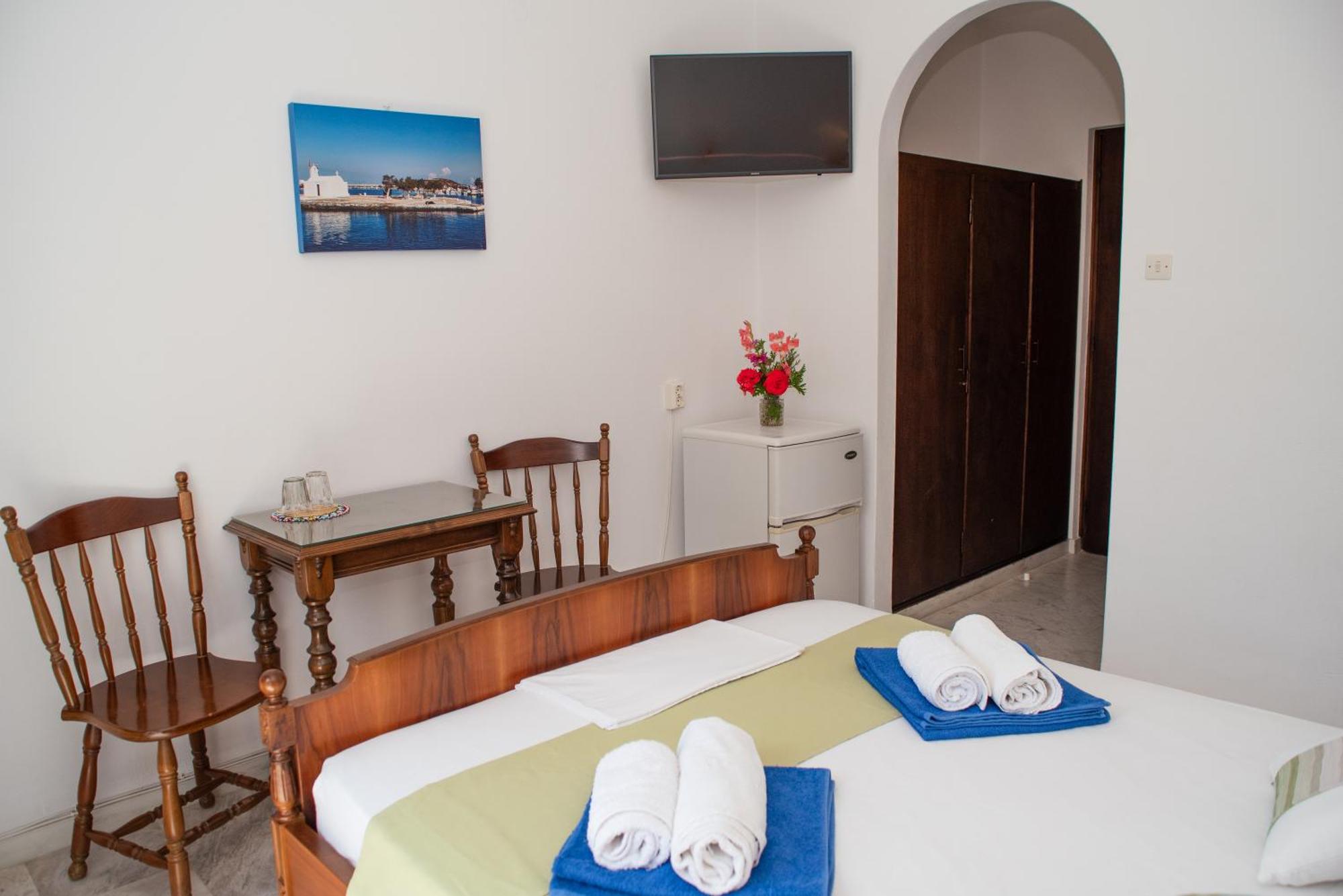 Adonis Naxos Hotel