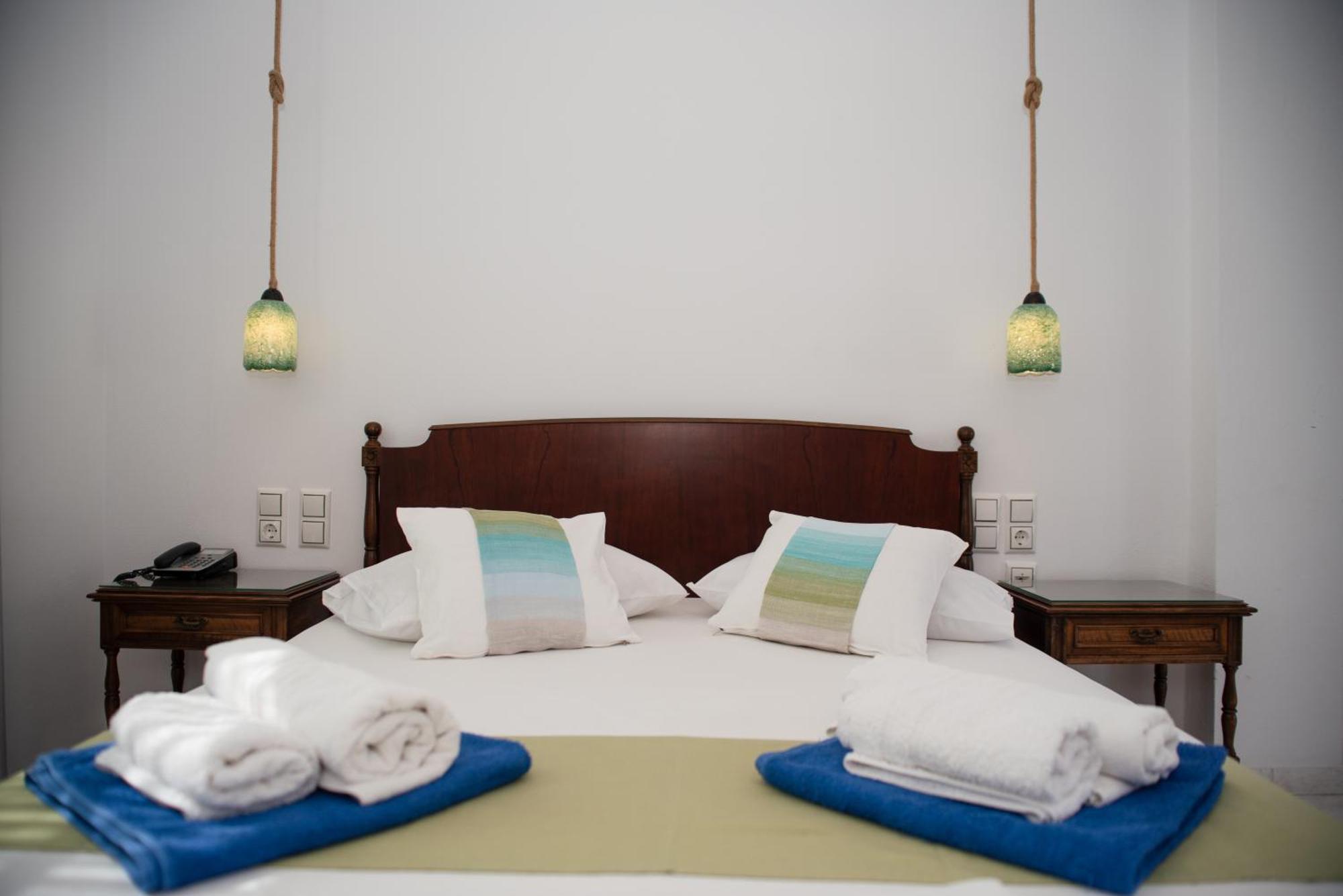 Adonis Naxos 2* Apollon (Naxos)