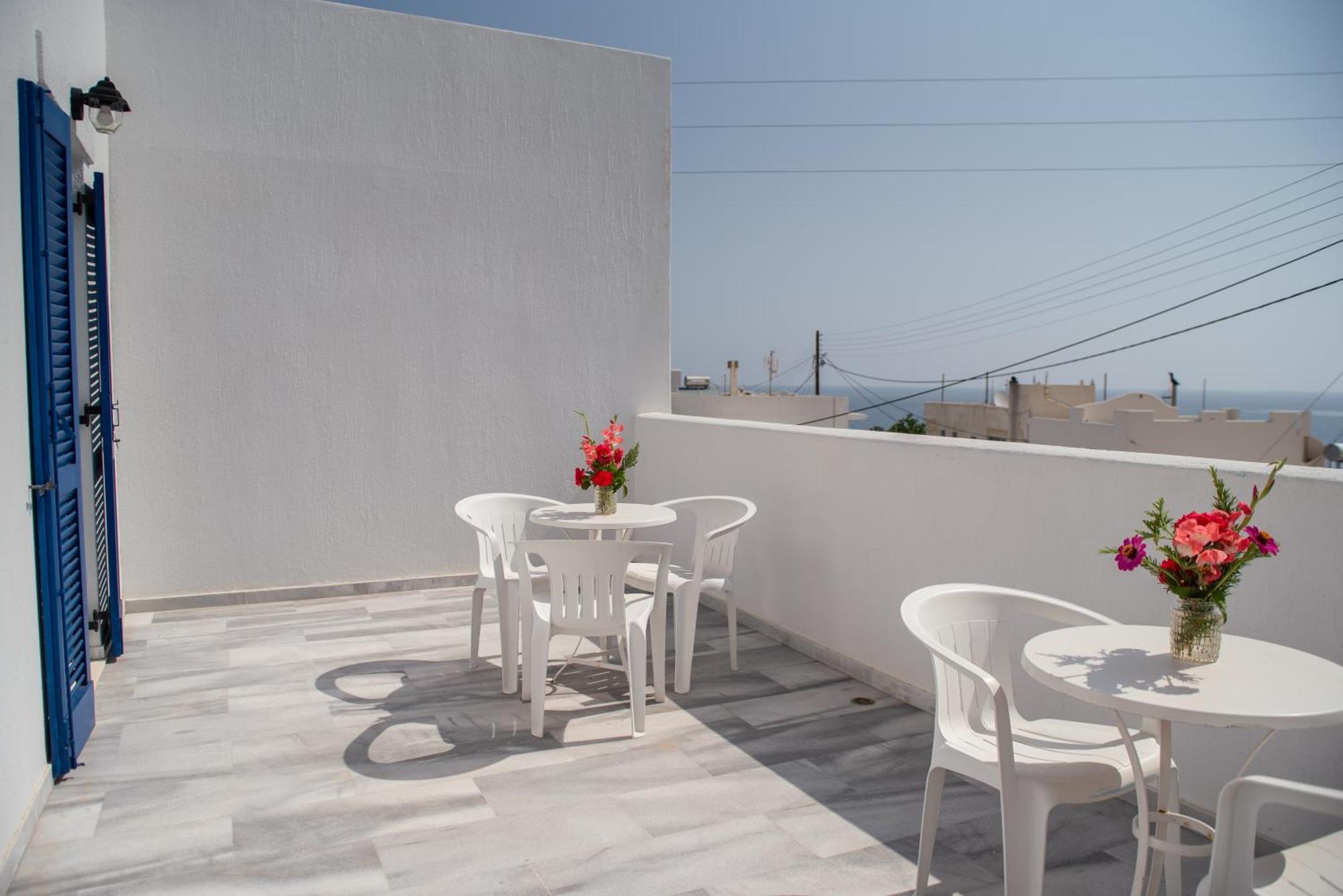 Adonis Naxos Hotel 2*