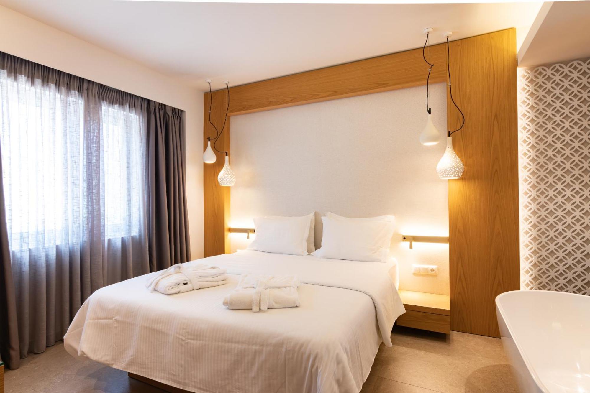 Colonides Hotel 4*