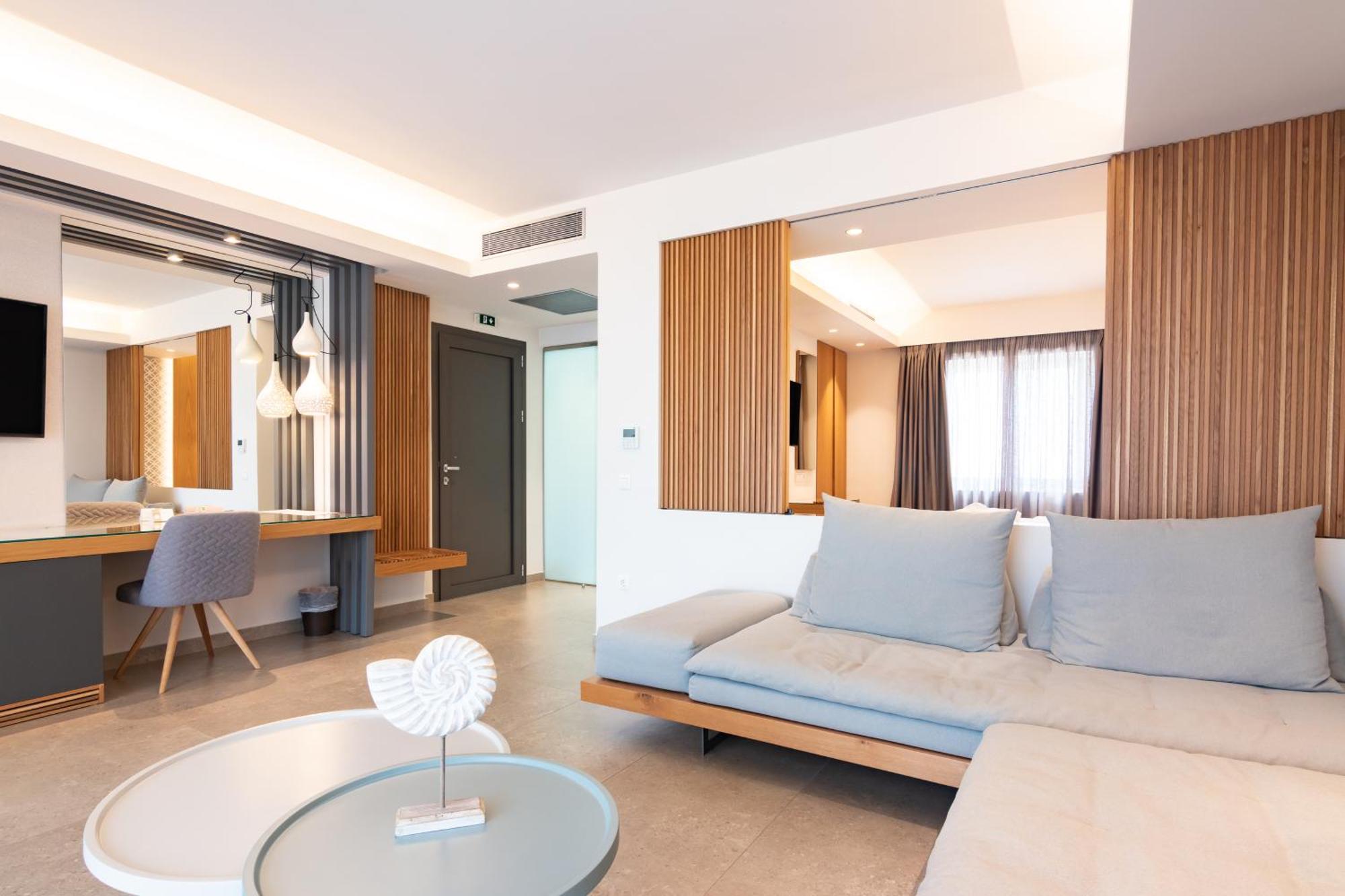 Colonides Hotel
