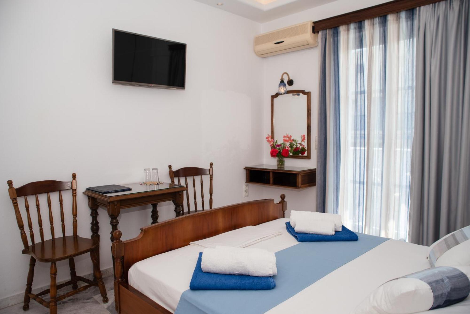 Adonis Naxos 2* Apollon (Naxos)