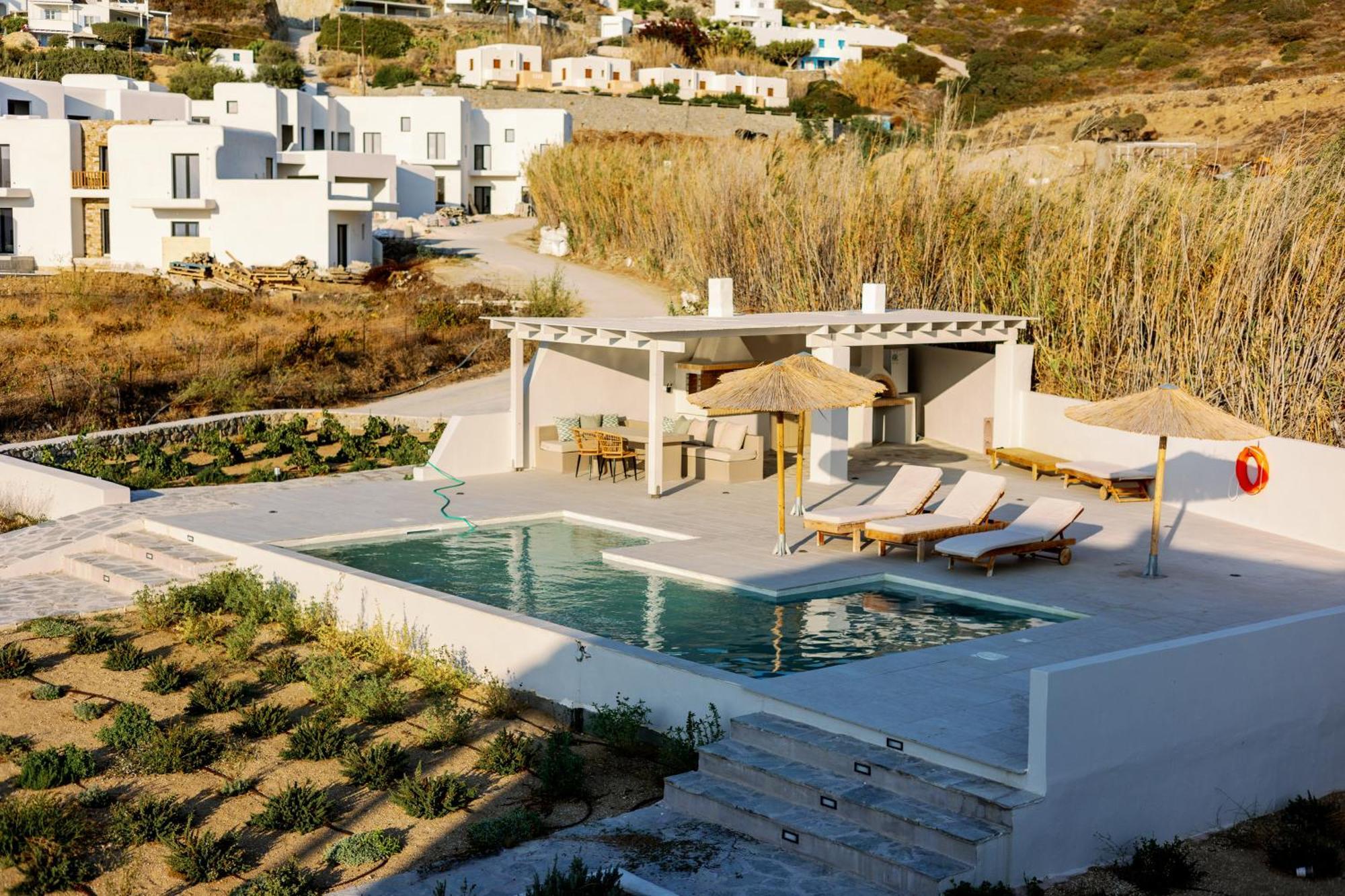 Finest -seaside With Private Swimming Pool- Mikri Vigla