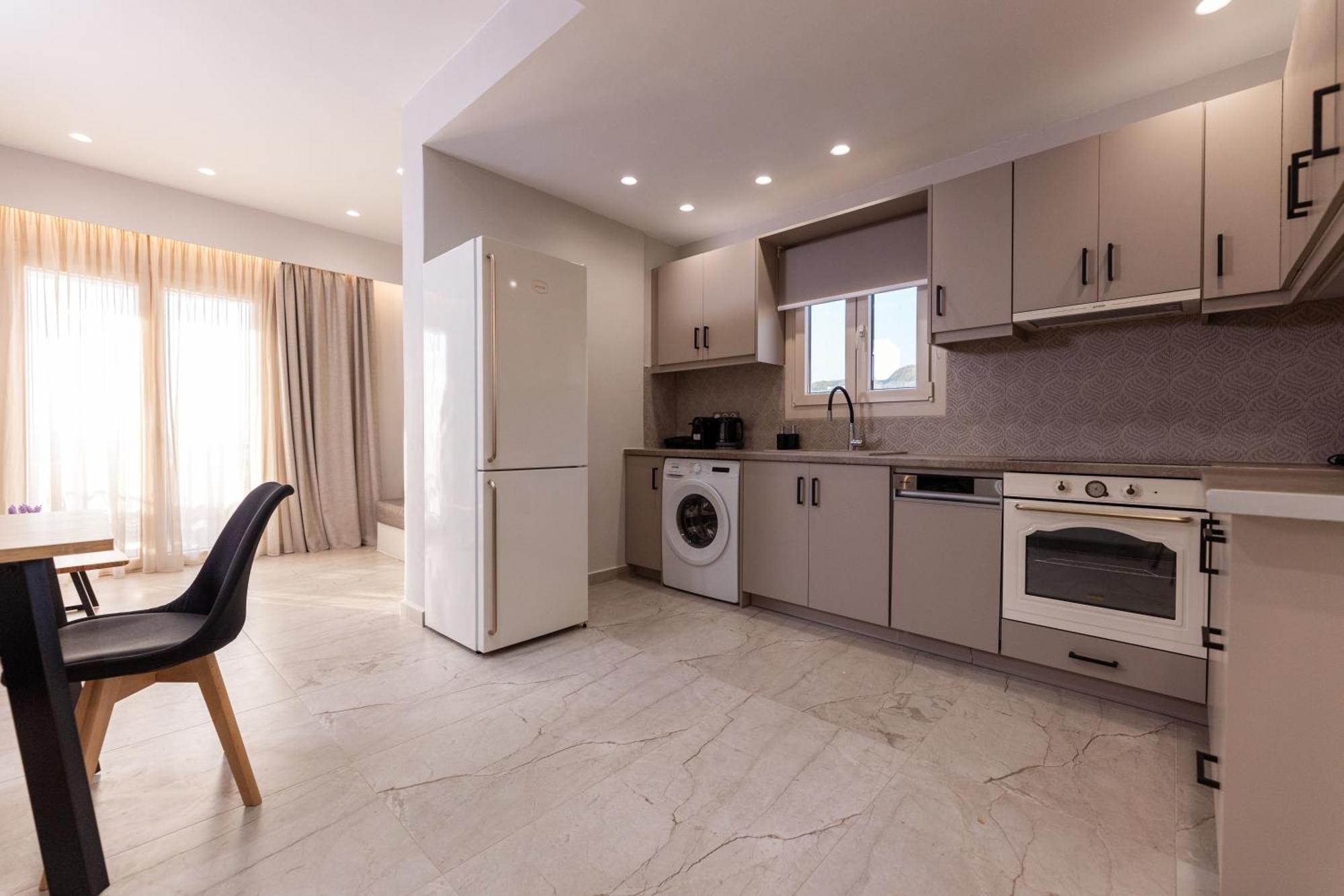 Finest -seaside With Private Swimming Pool- *