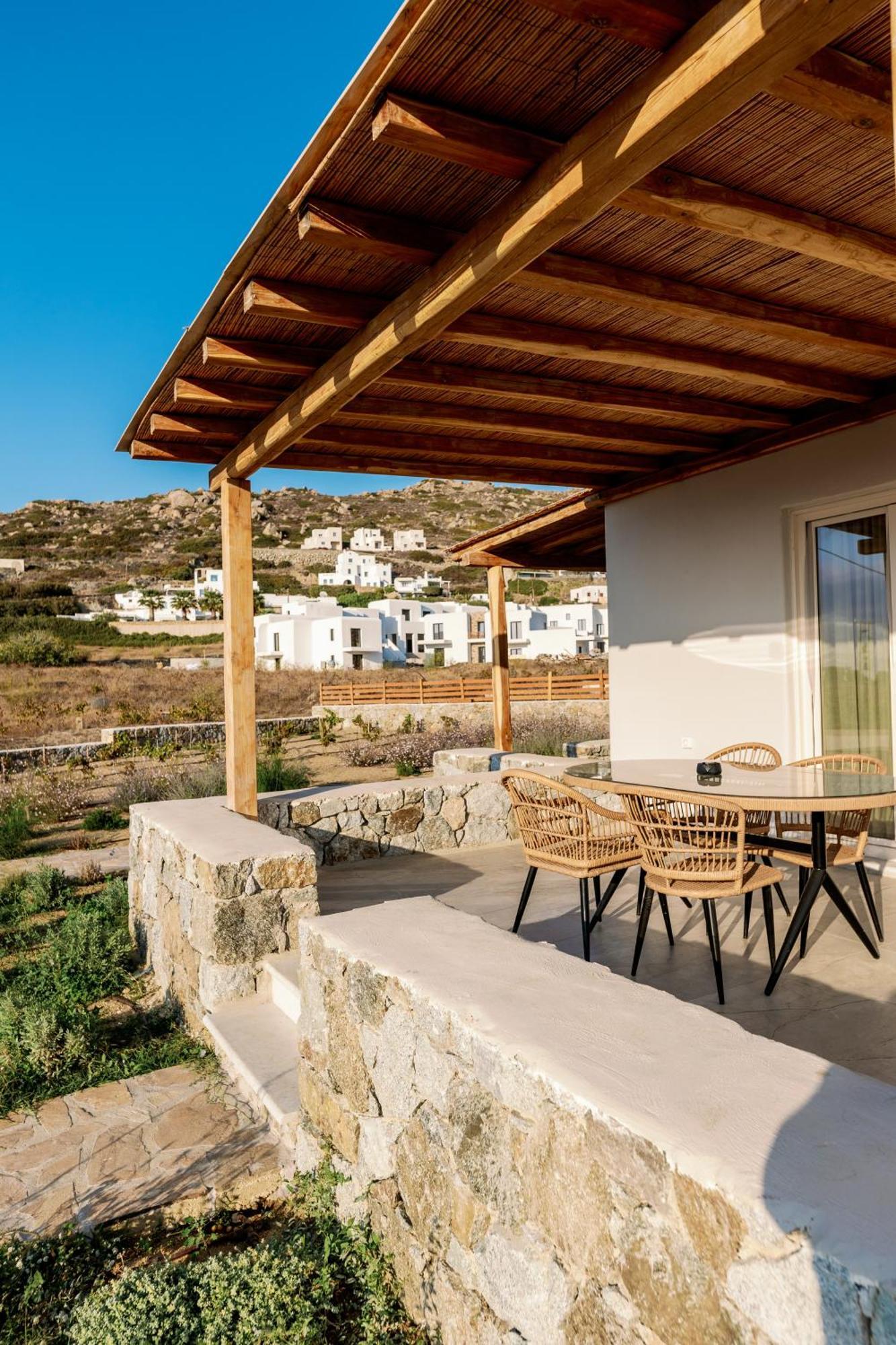 Finest -seaside With Private Swimming Pool- Villa