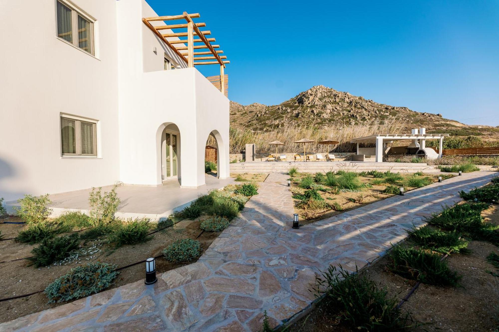 Finest -seaside With Private Swimming Pool- Villa
