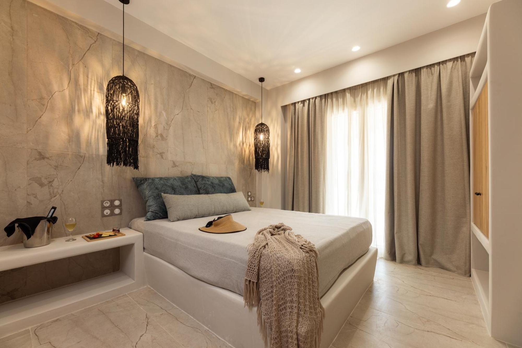 Finest -seaside With Private Swimming Pool- Villa