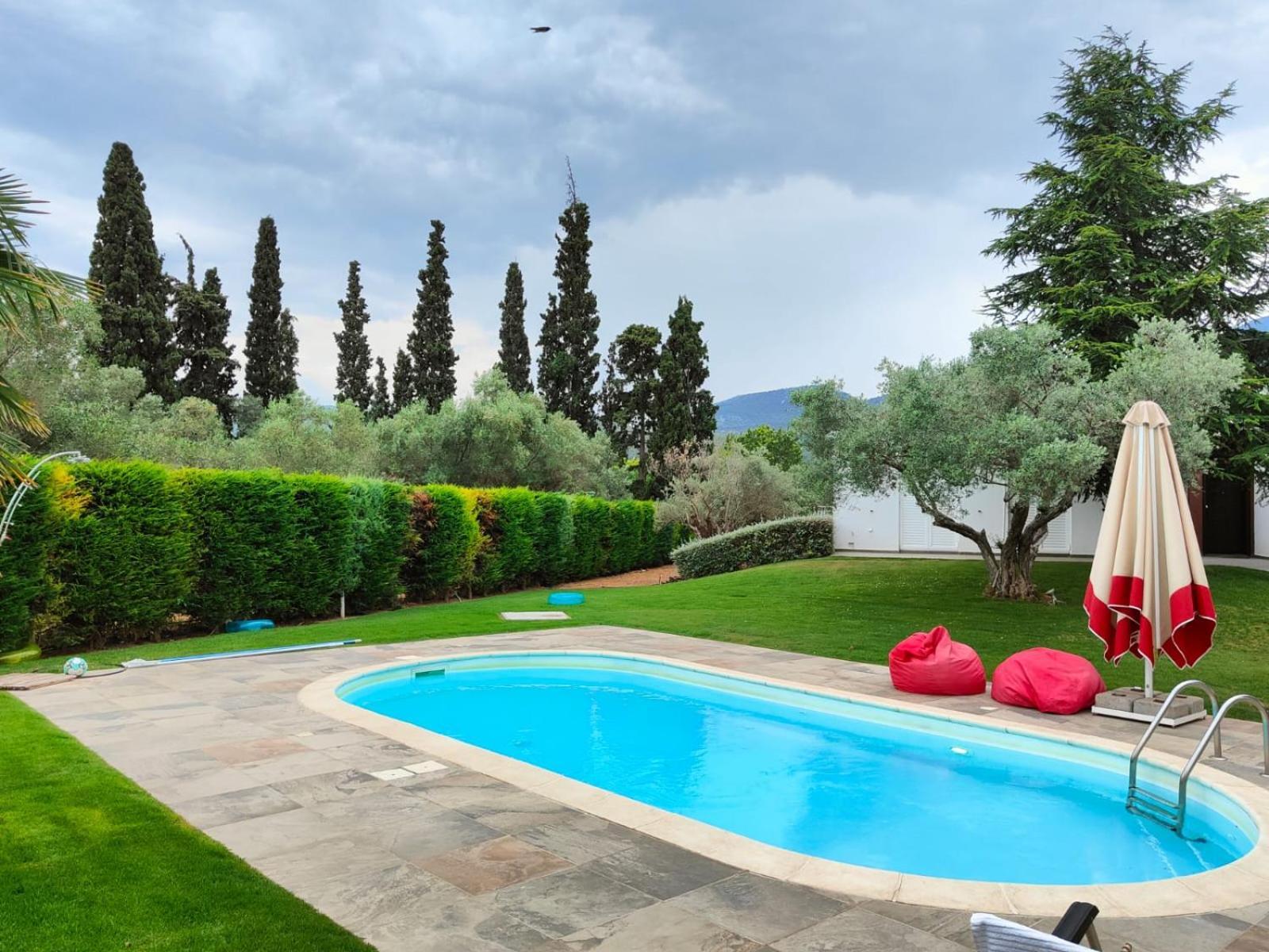Villa Luxurious 6 Bedroom In A Great Location Chalkida