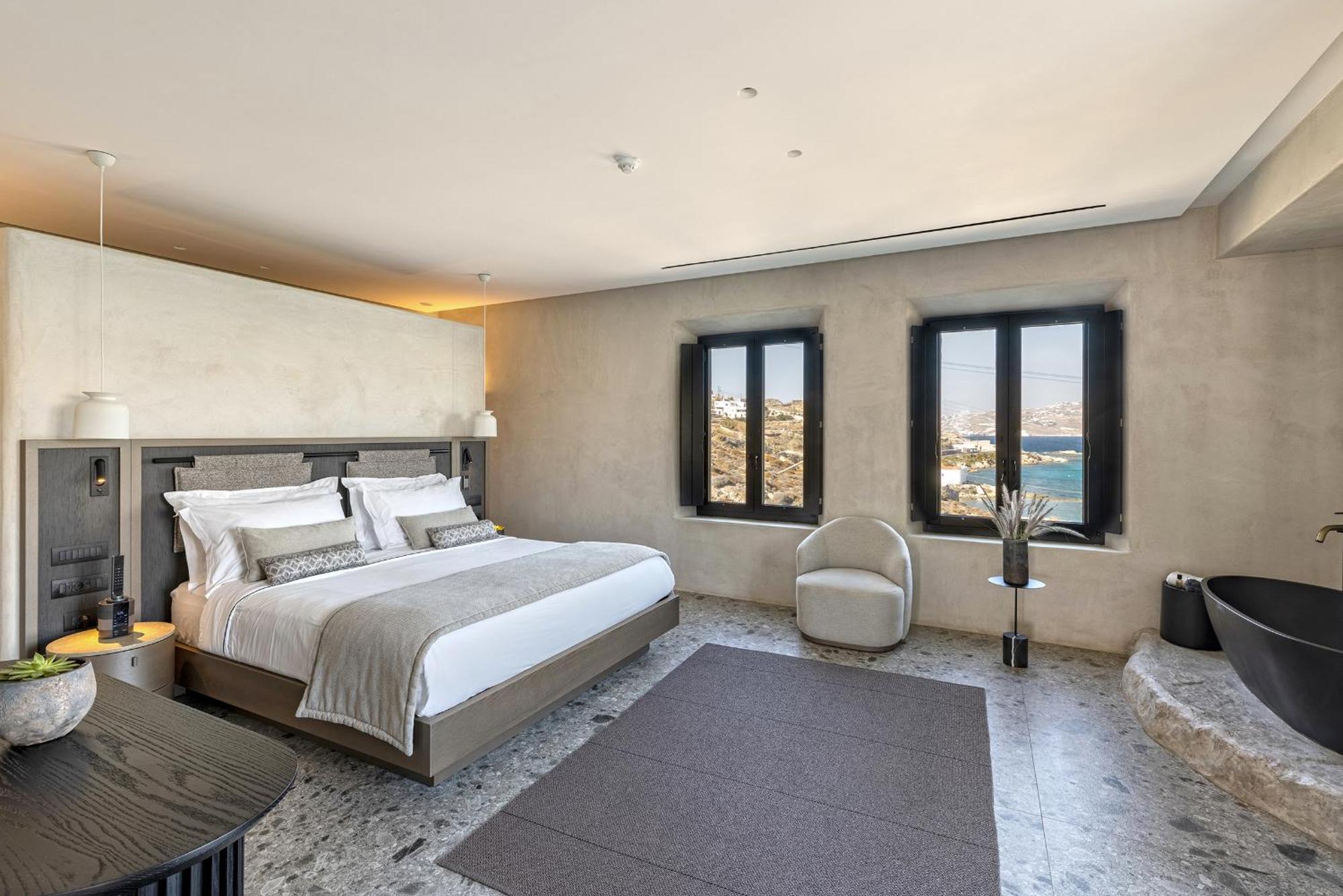 Aeonic And Hotel 5*