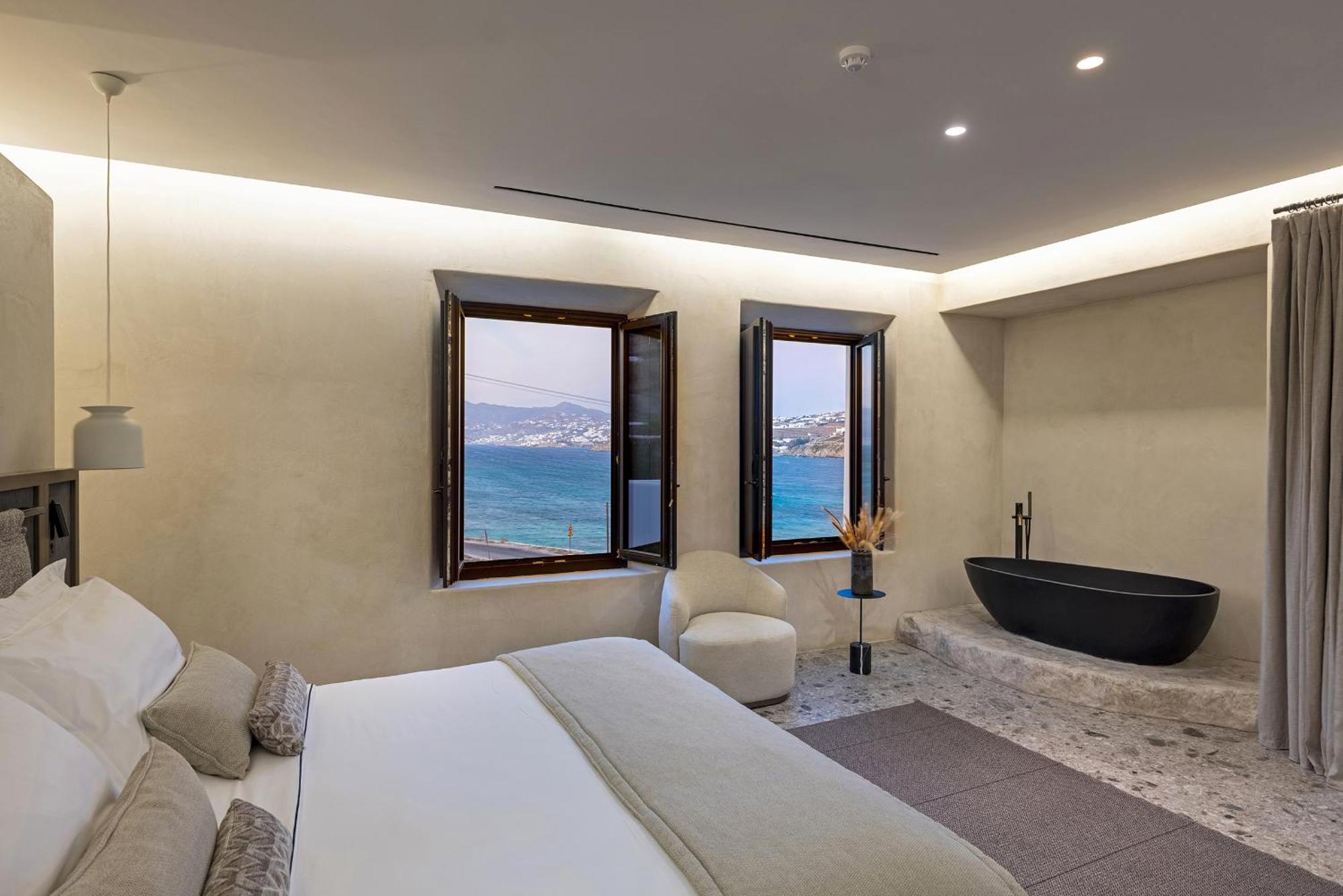 Aeonic And Hotel 5*