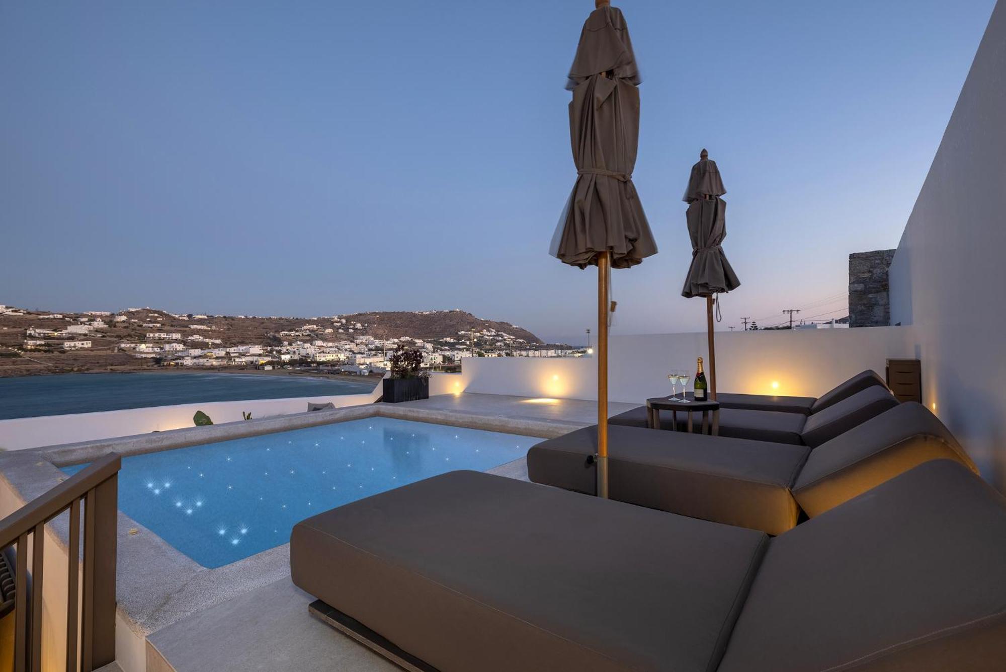 Hotel Aeonic And