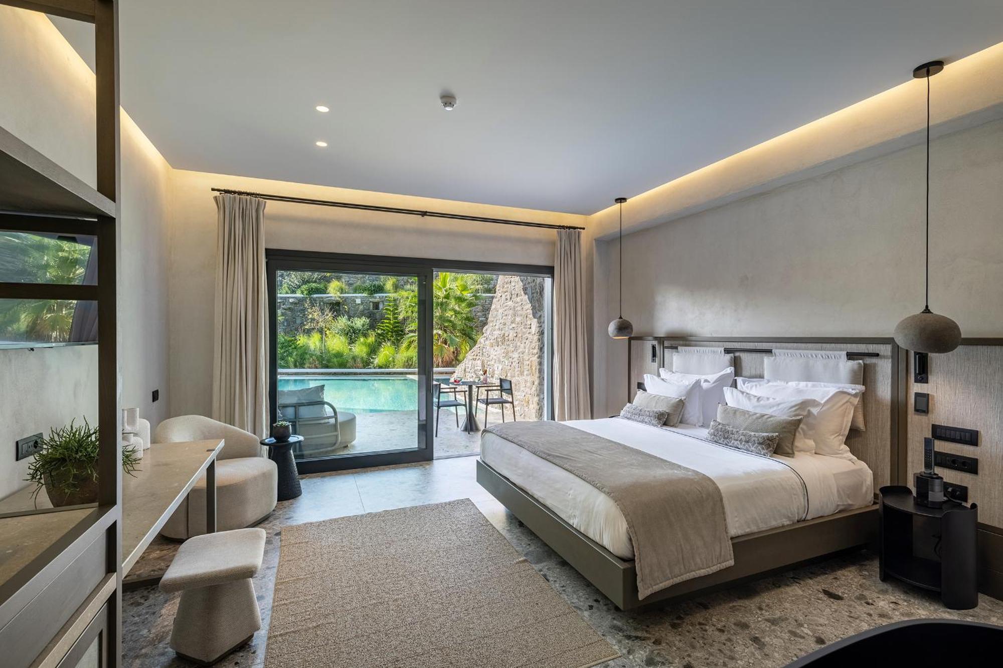 Aeonic And Hotel 5*