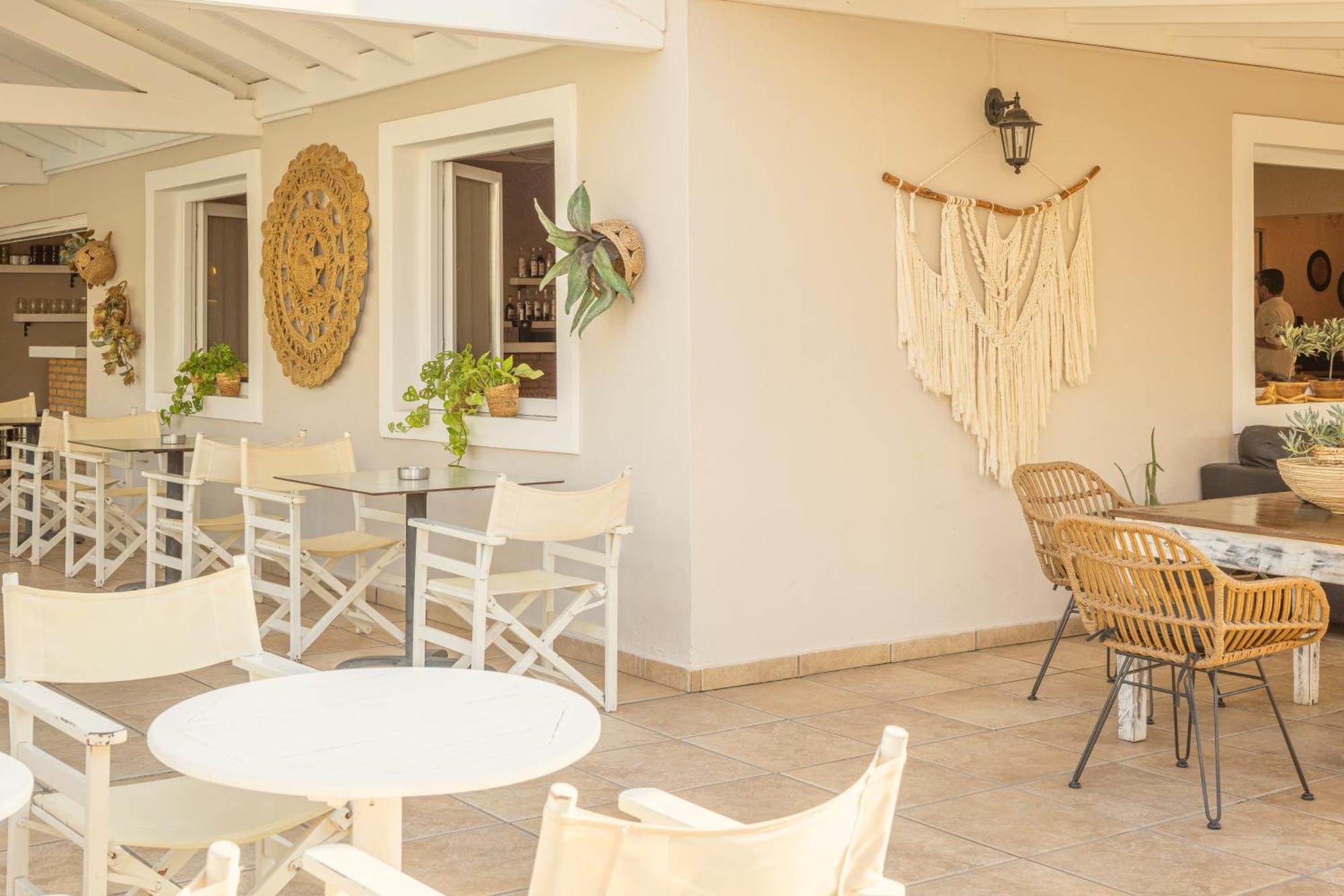 Aparthotel Goudelis