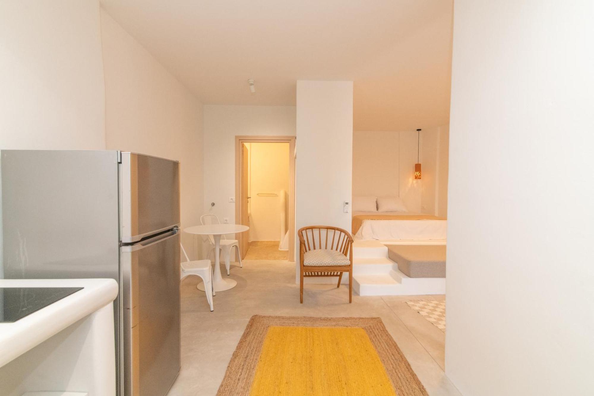 Art Beachfront Apartment