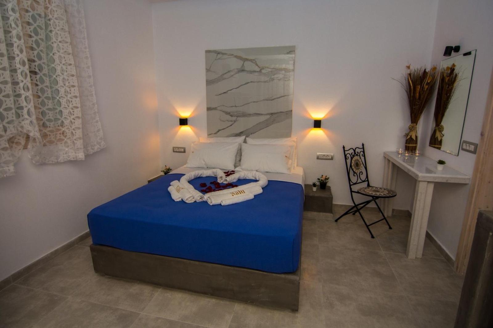 Nalu Fira (Santorini)