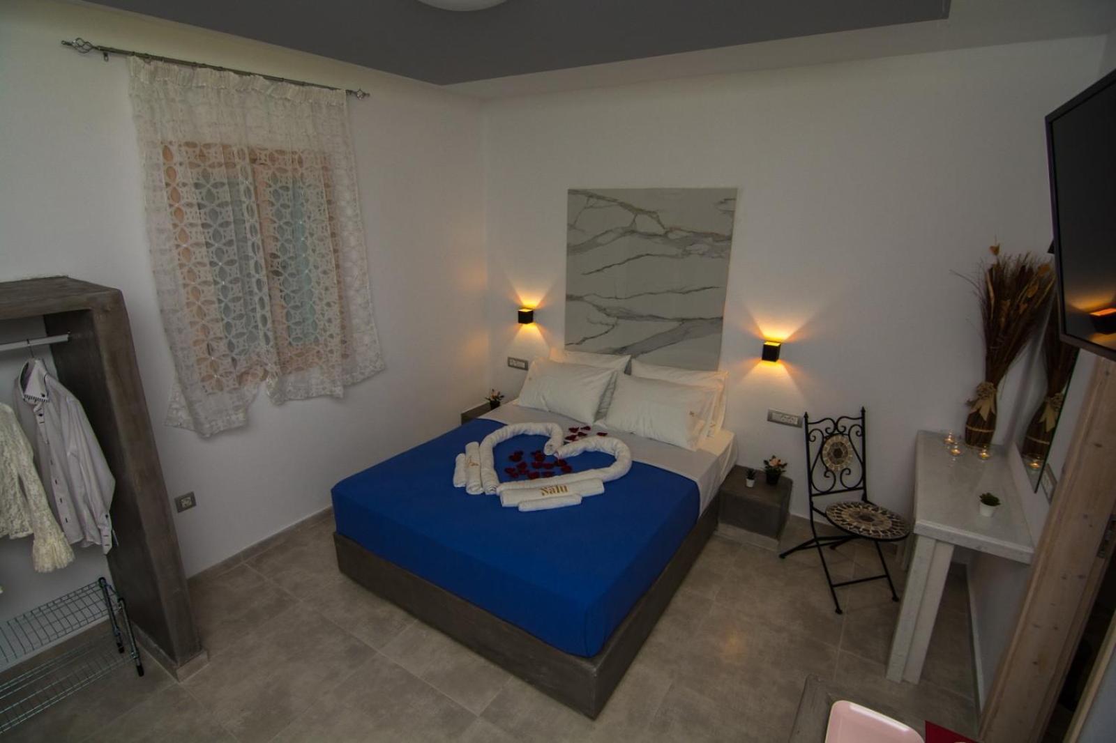 Nalu * Fira (Santorini)