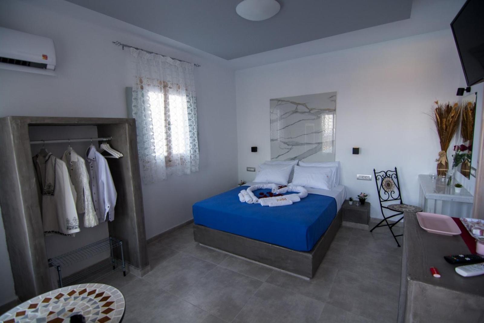 Nalu * Fira (Santorini)