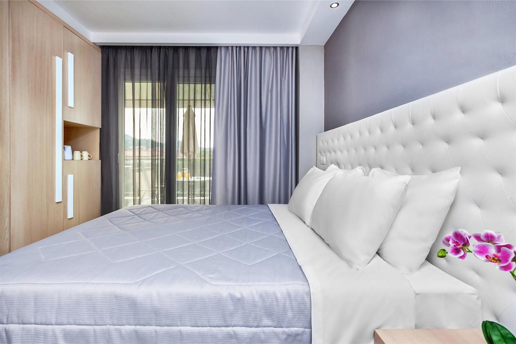 Aparthotel Anna Hotel 3*