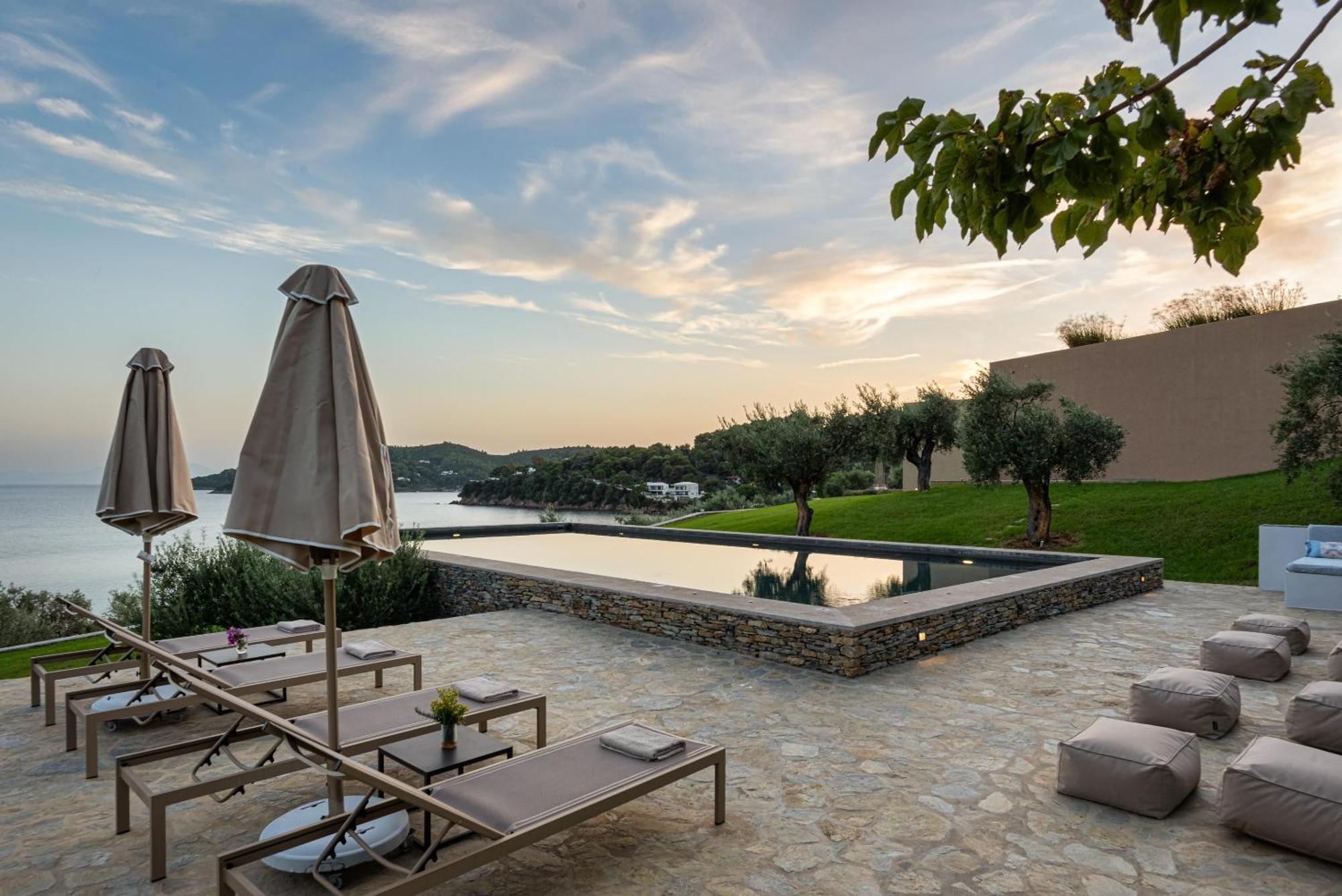 Pelagoon * Skiathos Town
