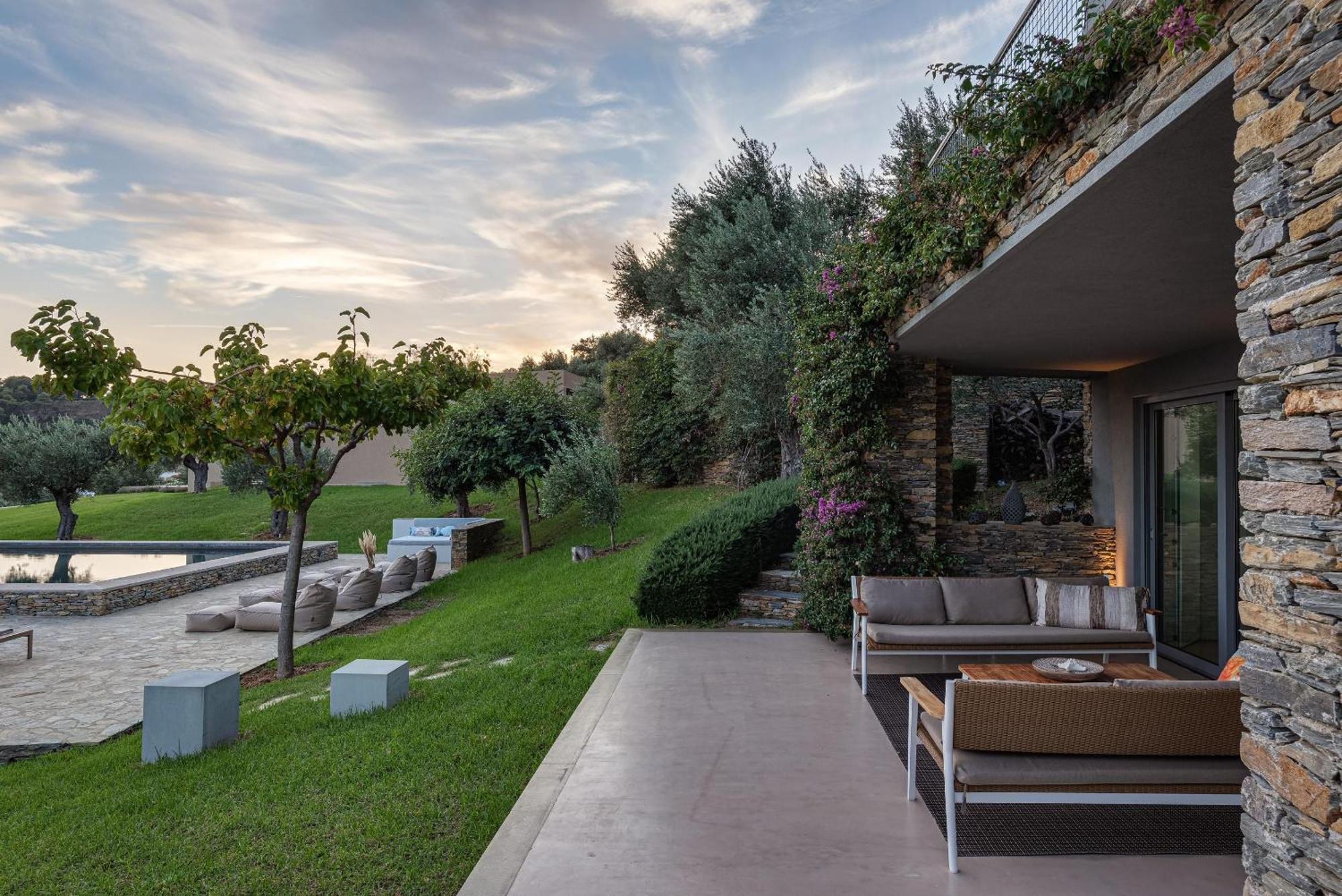 Pelagoon Villa Skiathos Town