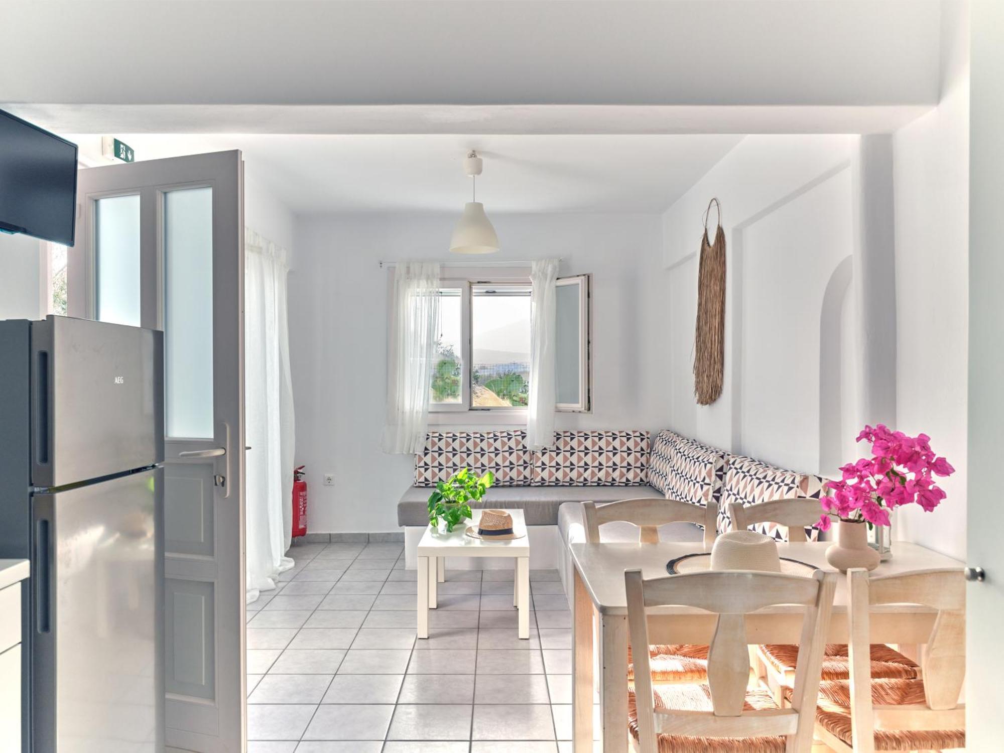 Cleopatra Seaside Homes, Logaras, Paros