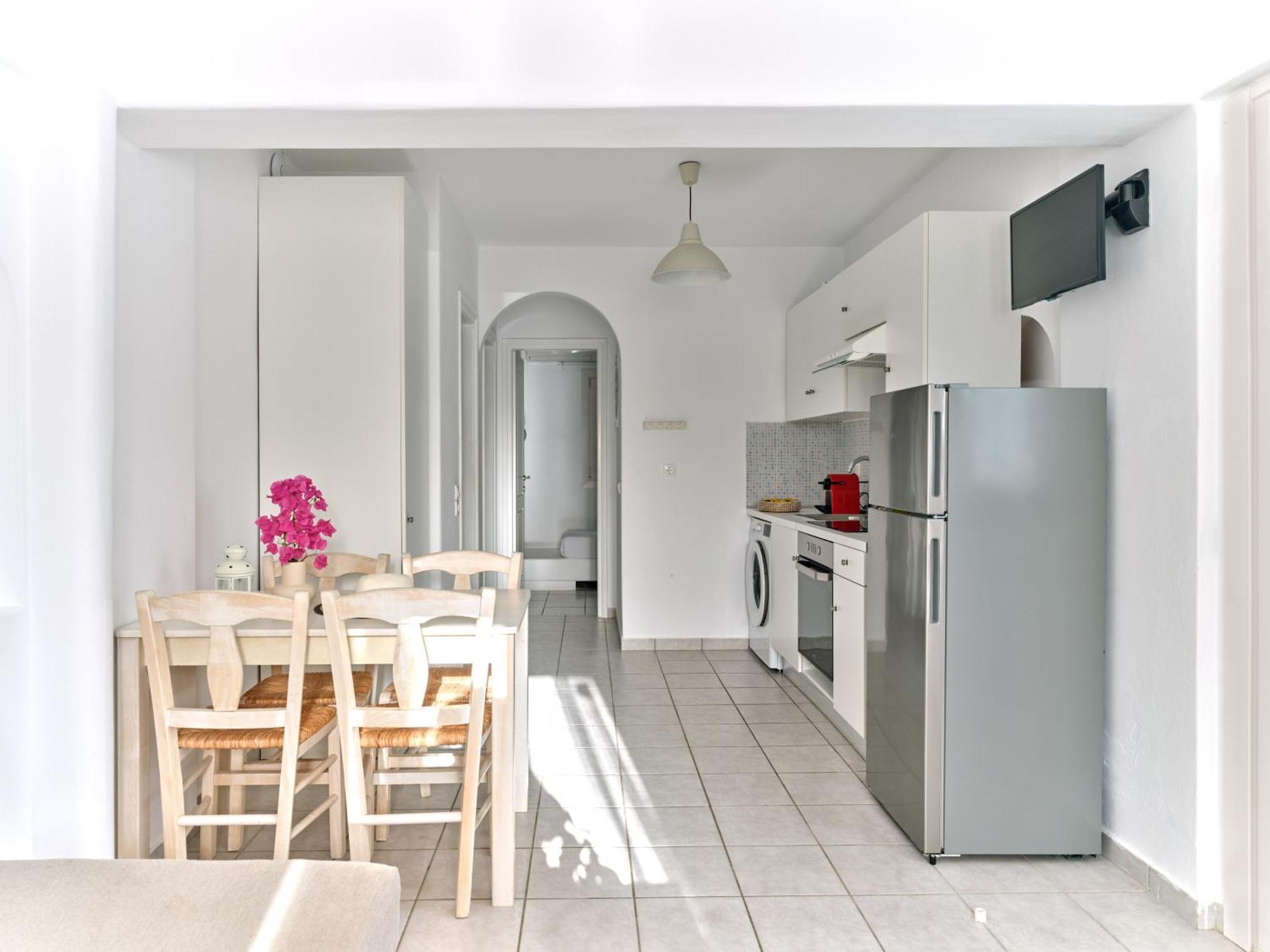 Cleopatra Seaside Homes, Logaras, Paros Apartment