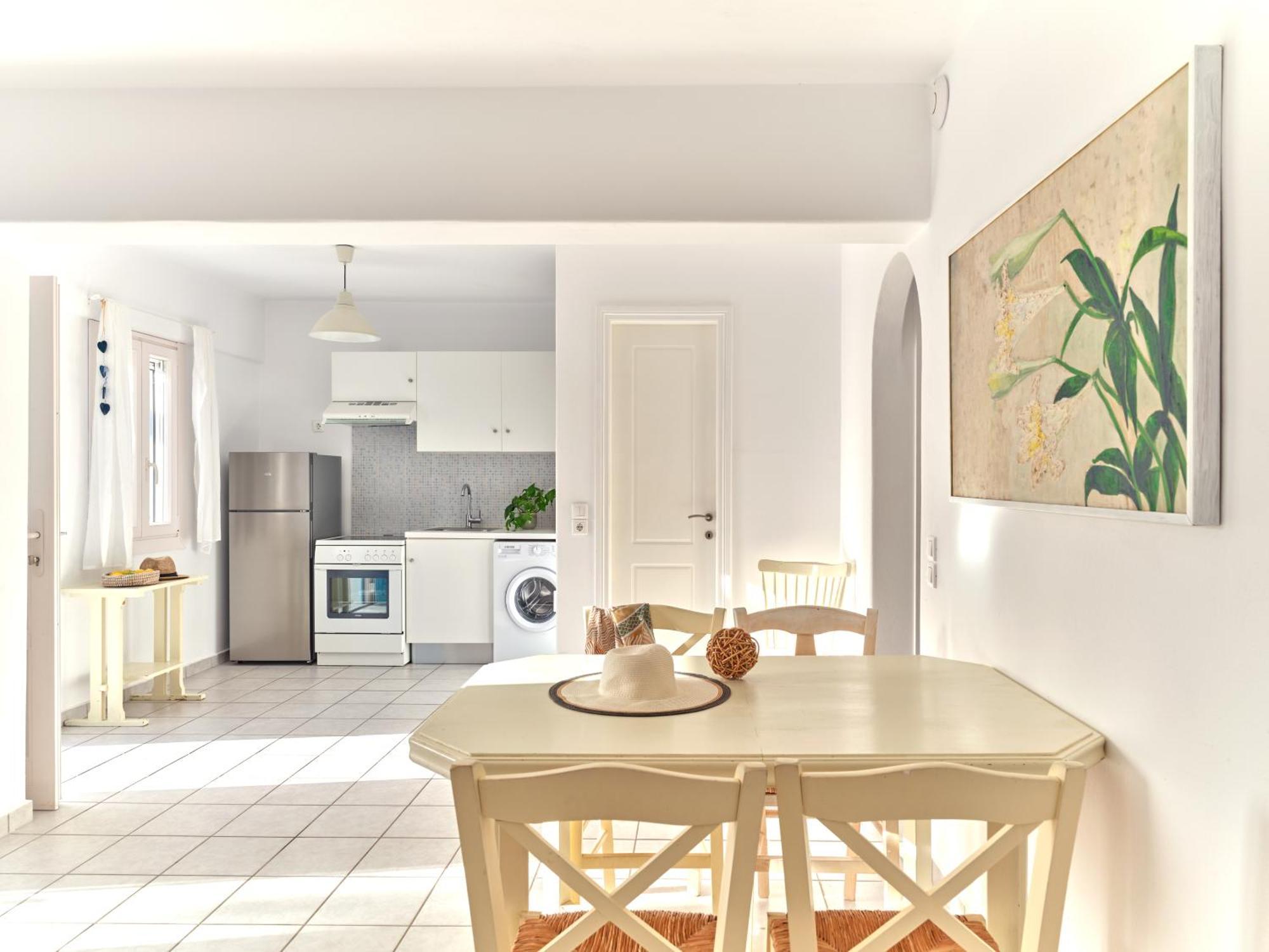 Cleopatra Seaside Homes, Logaras, Paros *