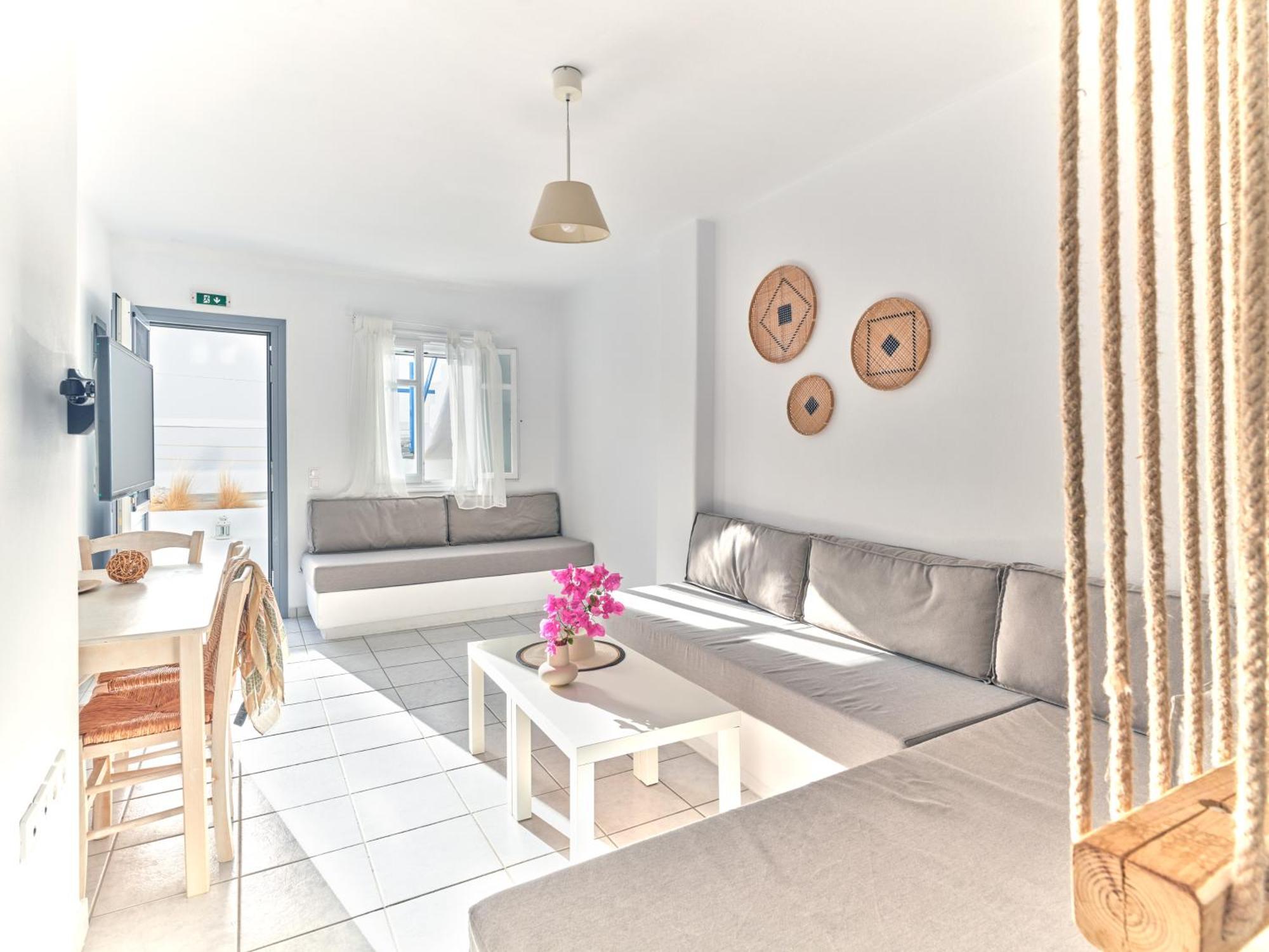 Apartment Cleopatra Seaside Homes, Logaras, Paros *