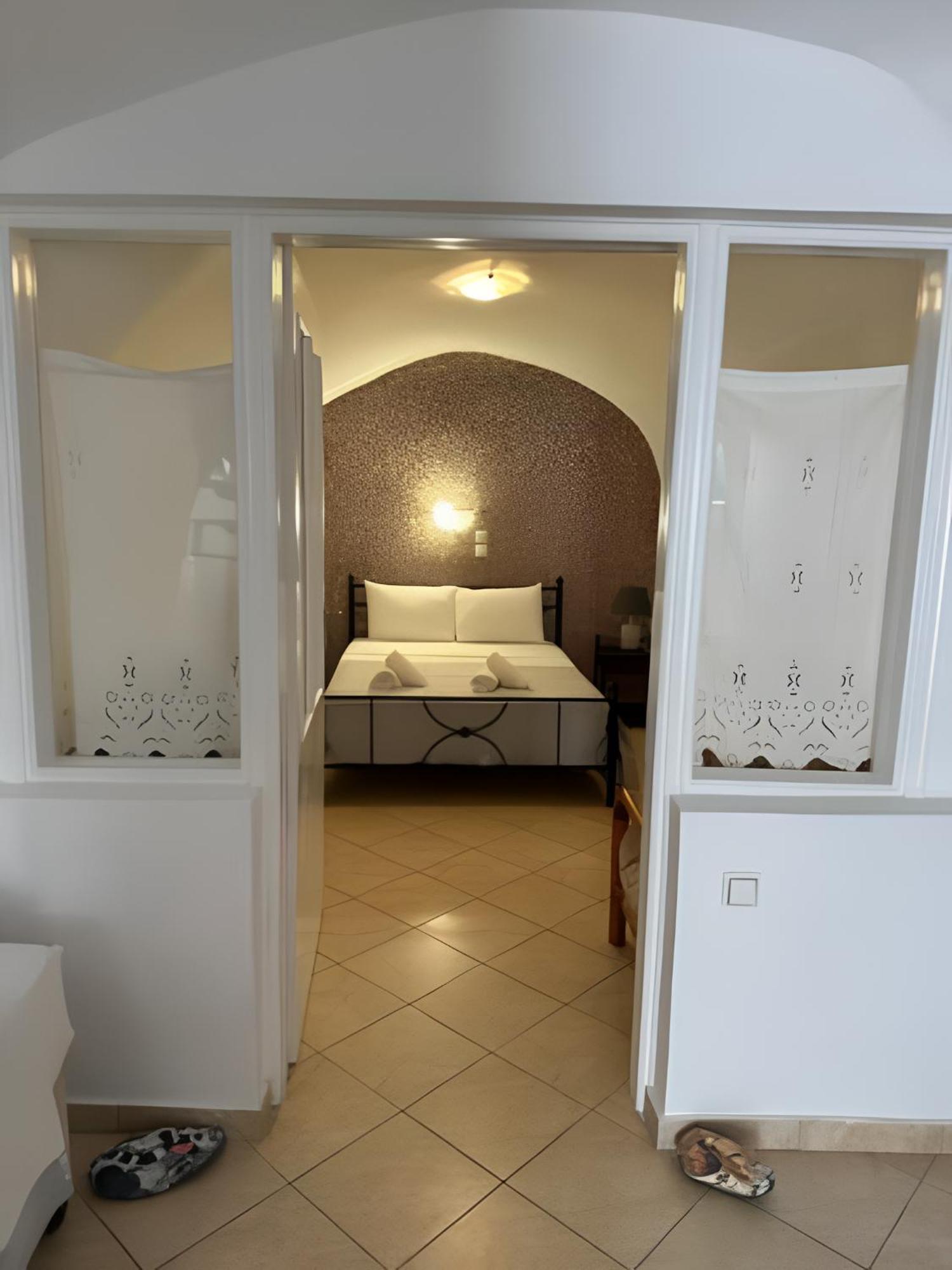 Vinas Place Center Fira (Santorini)