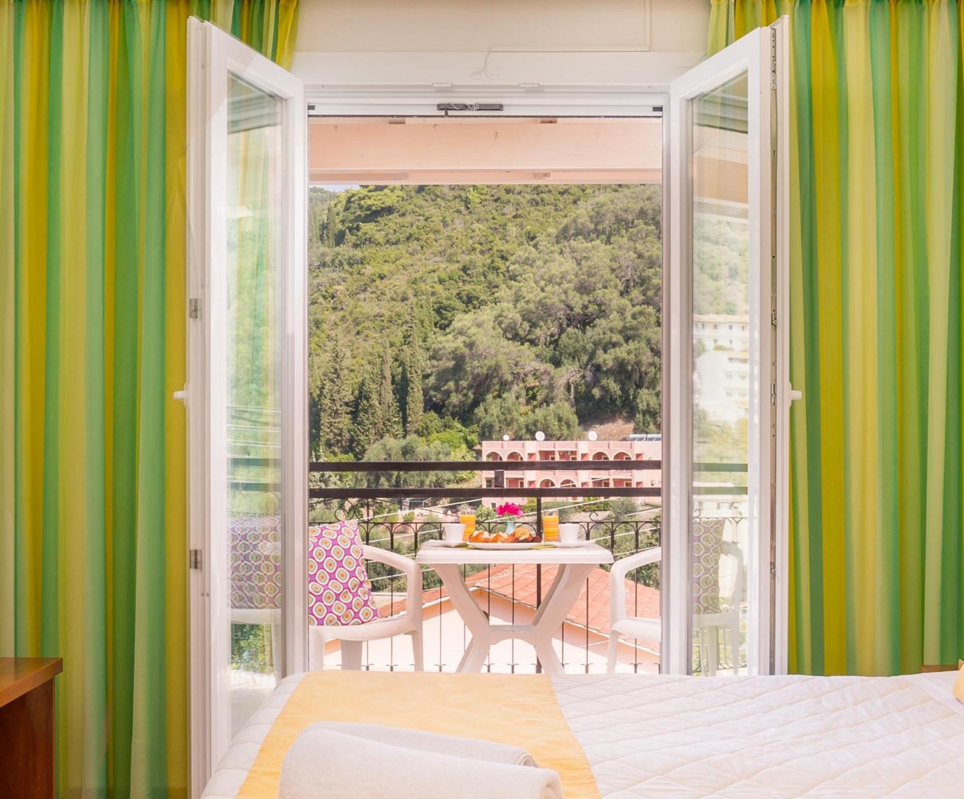 Aparthotel Alexander 3*