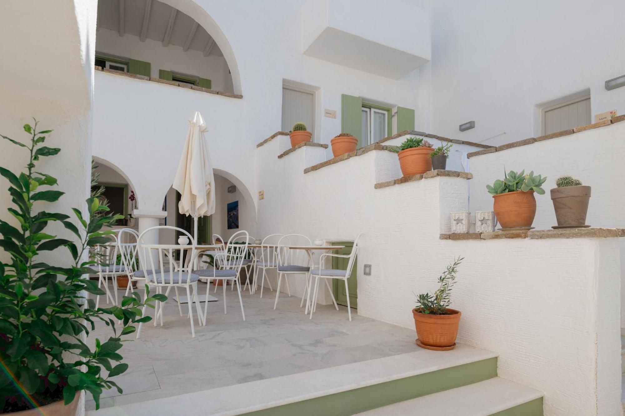Anthos Aparthotel Naousa (Paros)