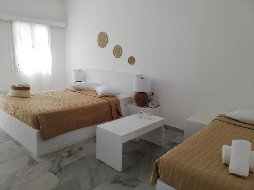 Hotel Narges 4*