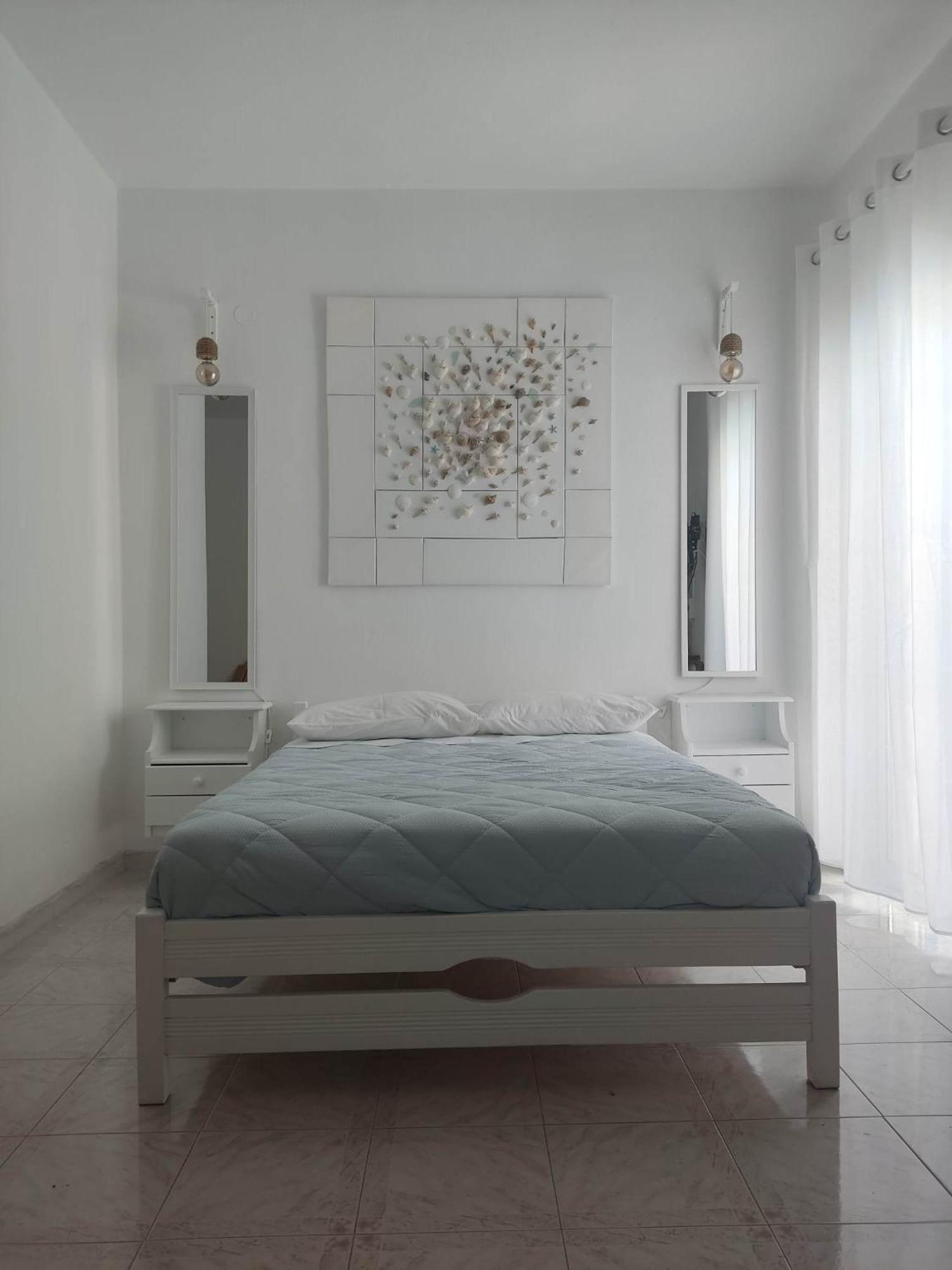 Blue Dolphin Studios And 3* Vagia (Aegina)