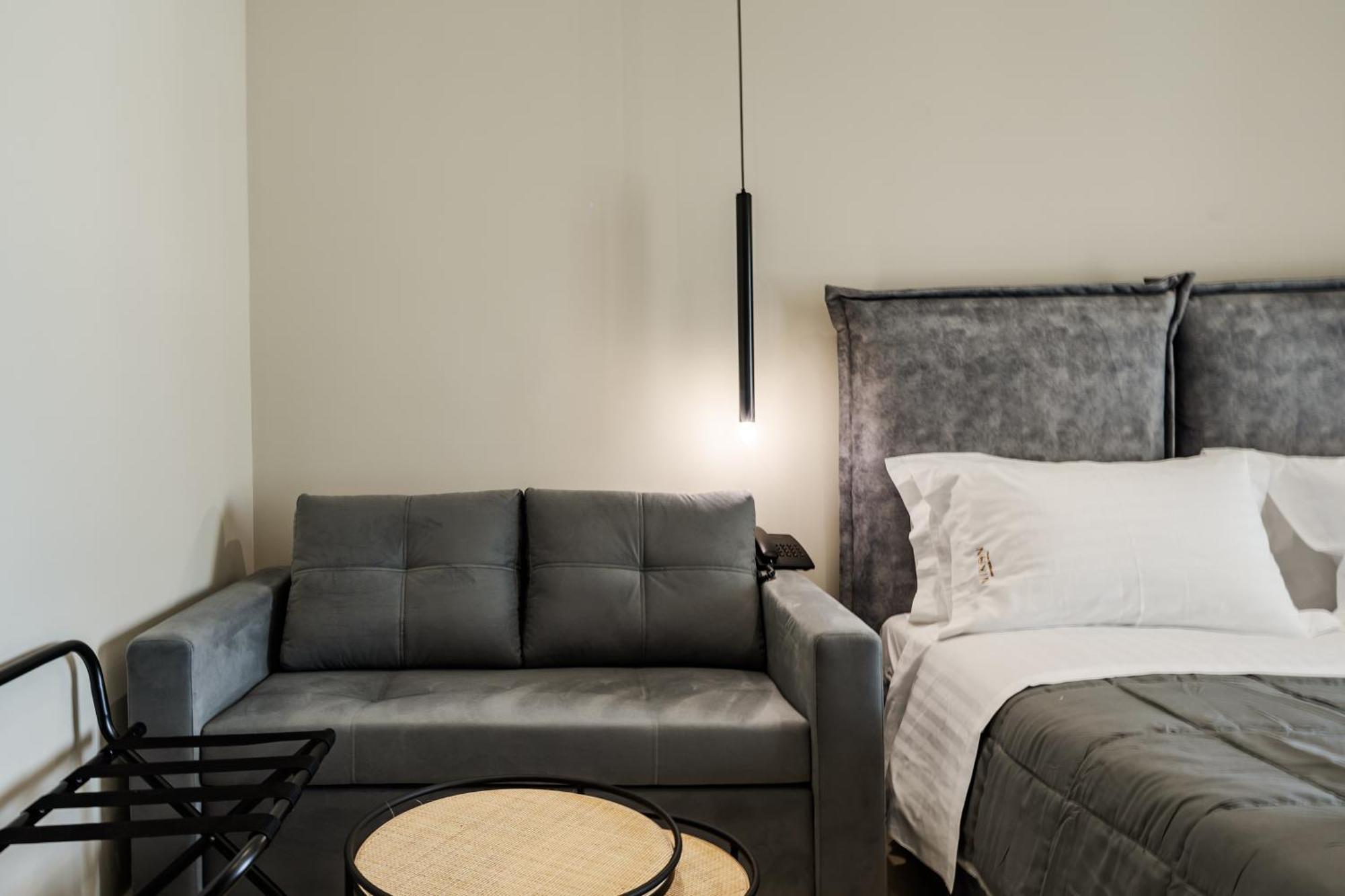 Nikon Boutique Hotel 4*
