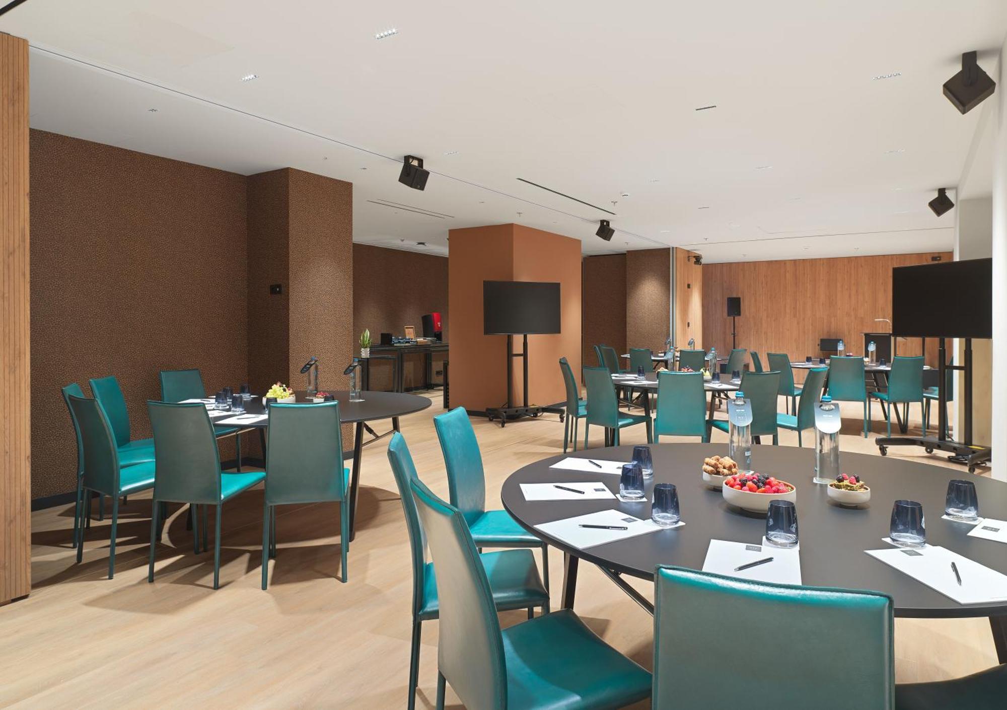 Nyx Esperia Palace By Leonardo 5* Athens