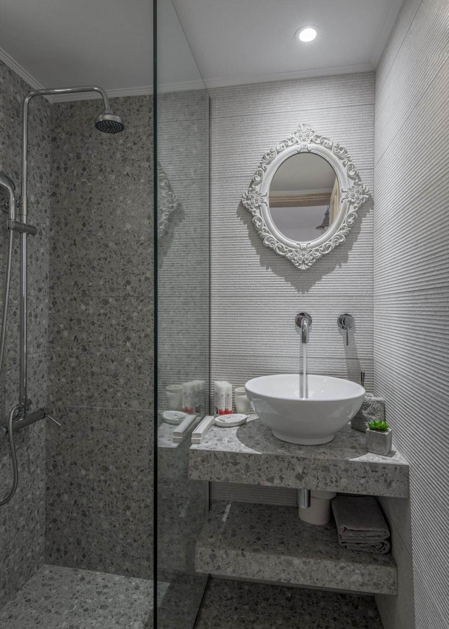 Floras Guest house