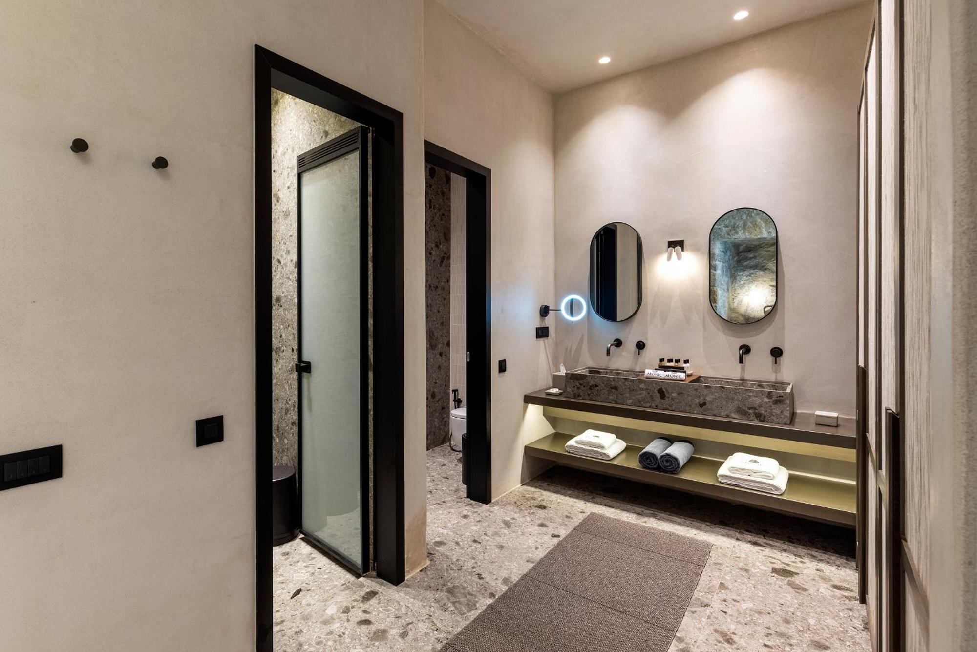 Hotel Aeonic And 5*