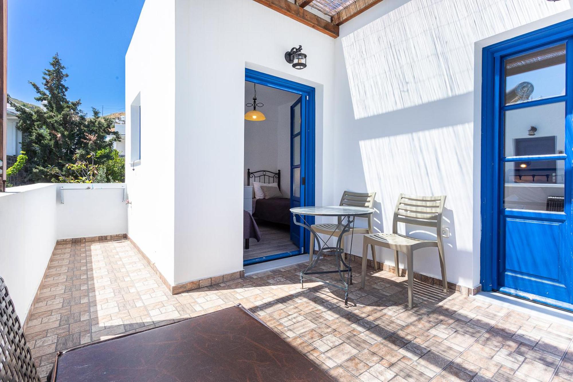 Guest house Almiriki Serifos 3*