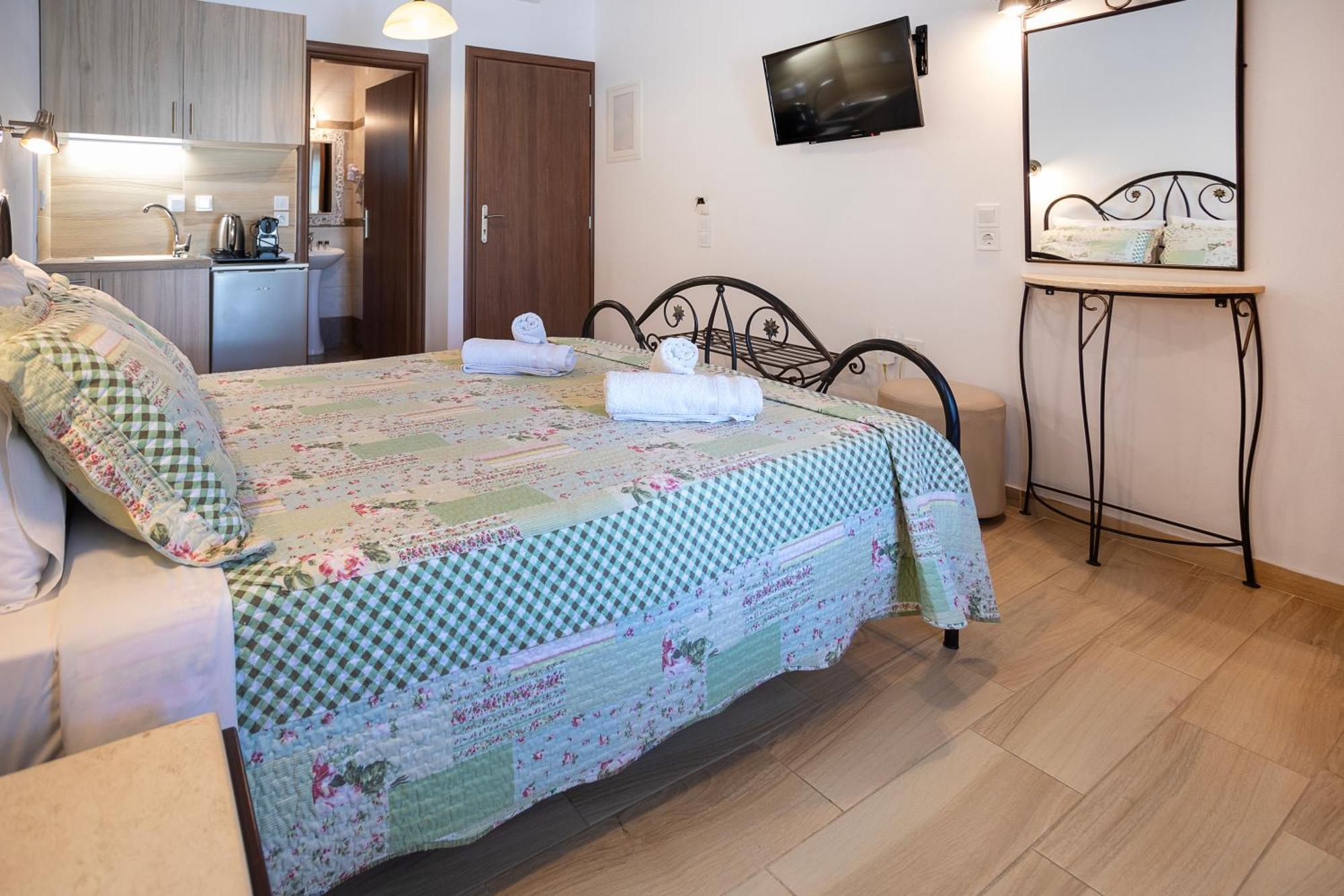 Almiriki Serifos Guest house