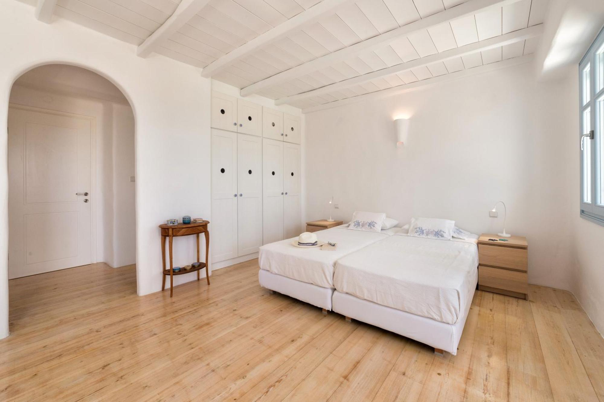 Azure Villa Paros Drios