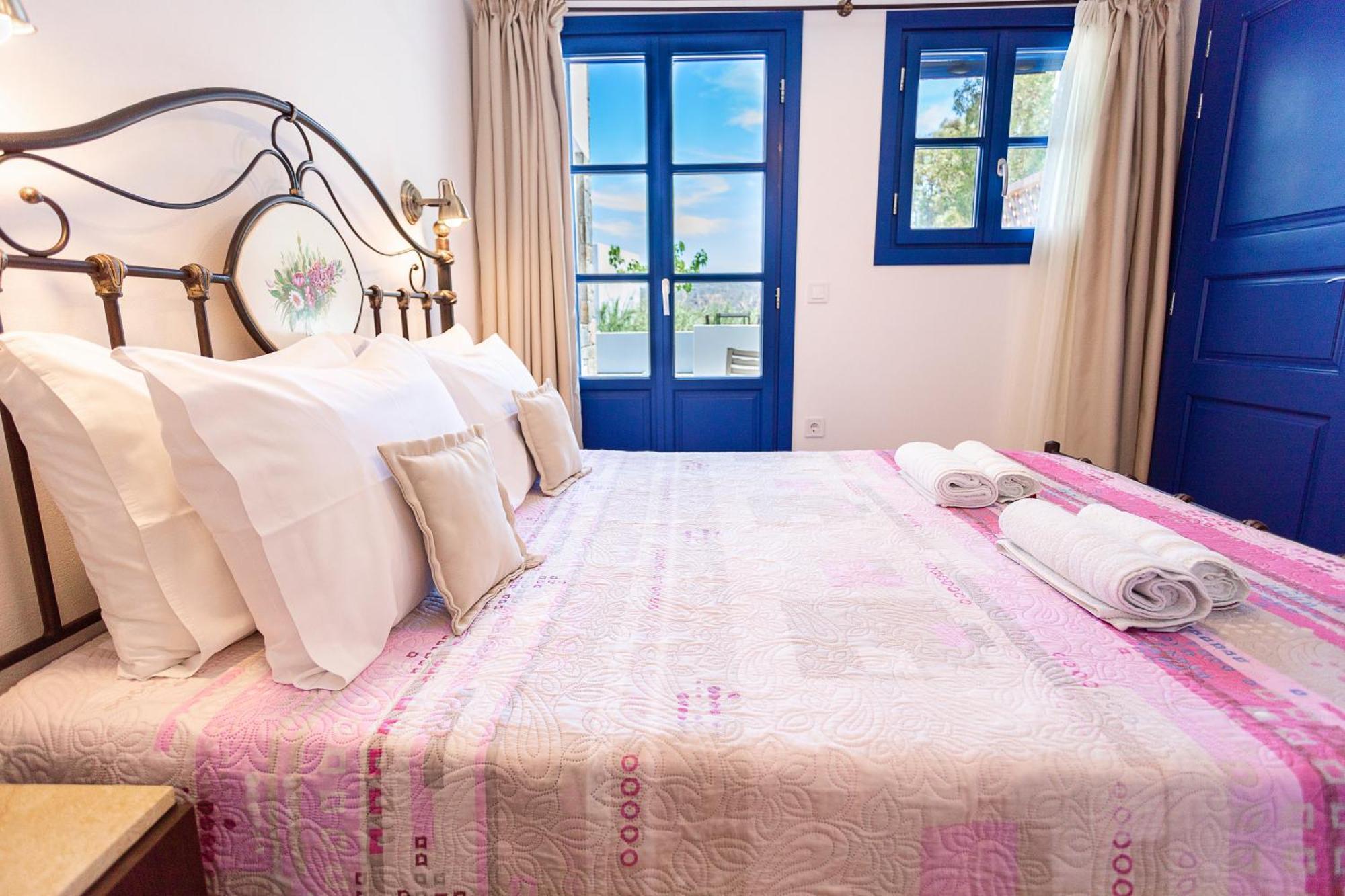 Almiriki Serifos 3*