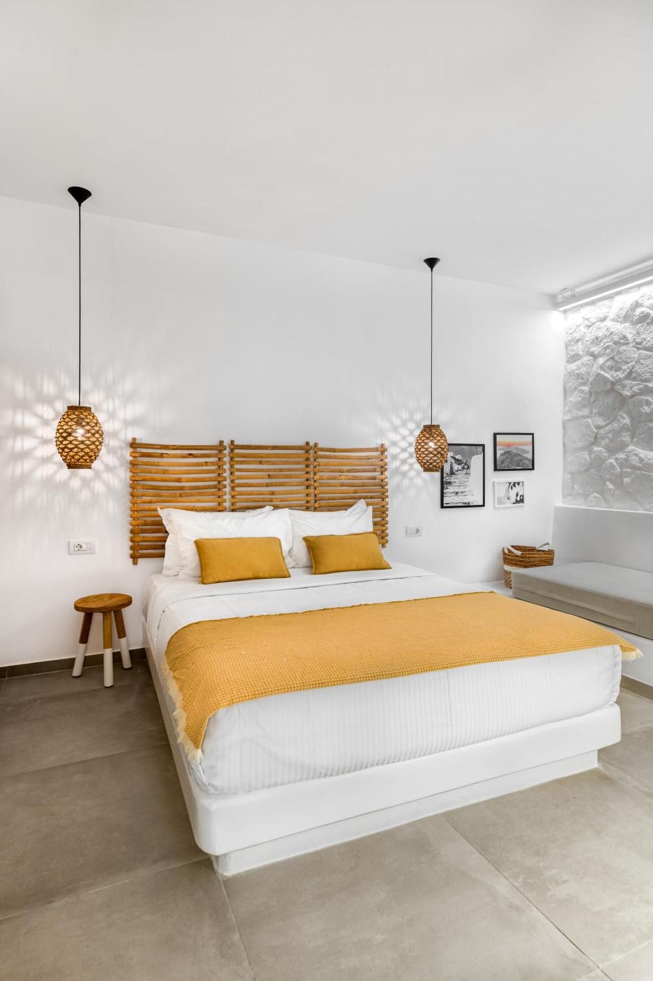Hotel Ypseli Anafi's Hive