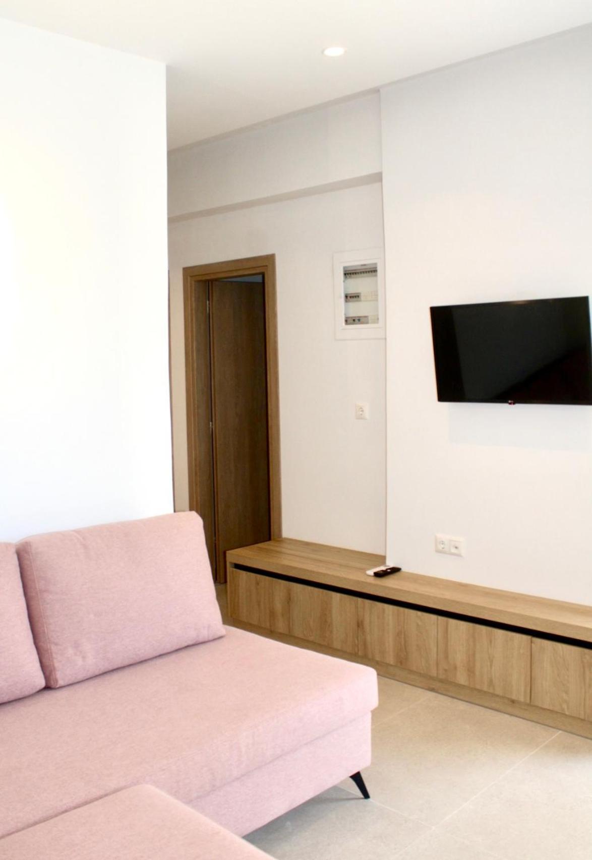 Aparthotel Peroulia *